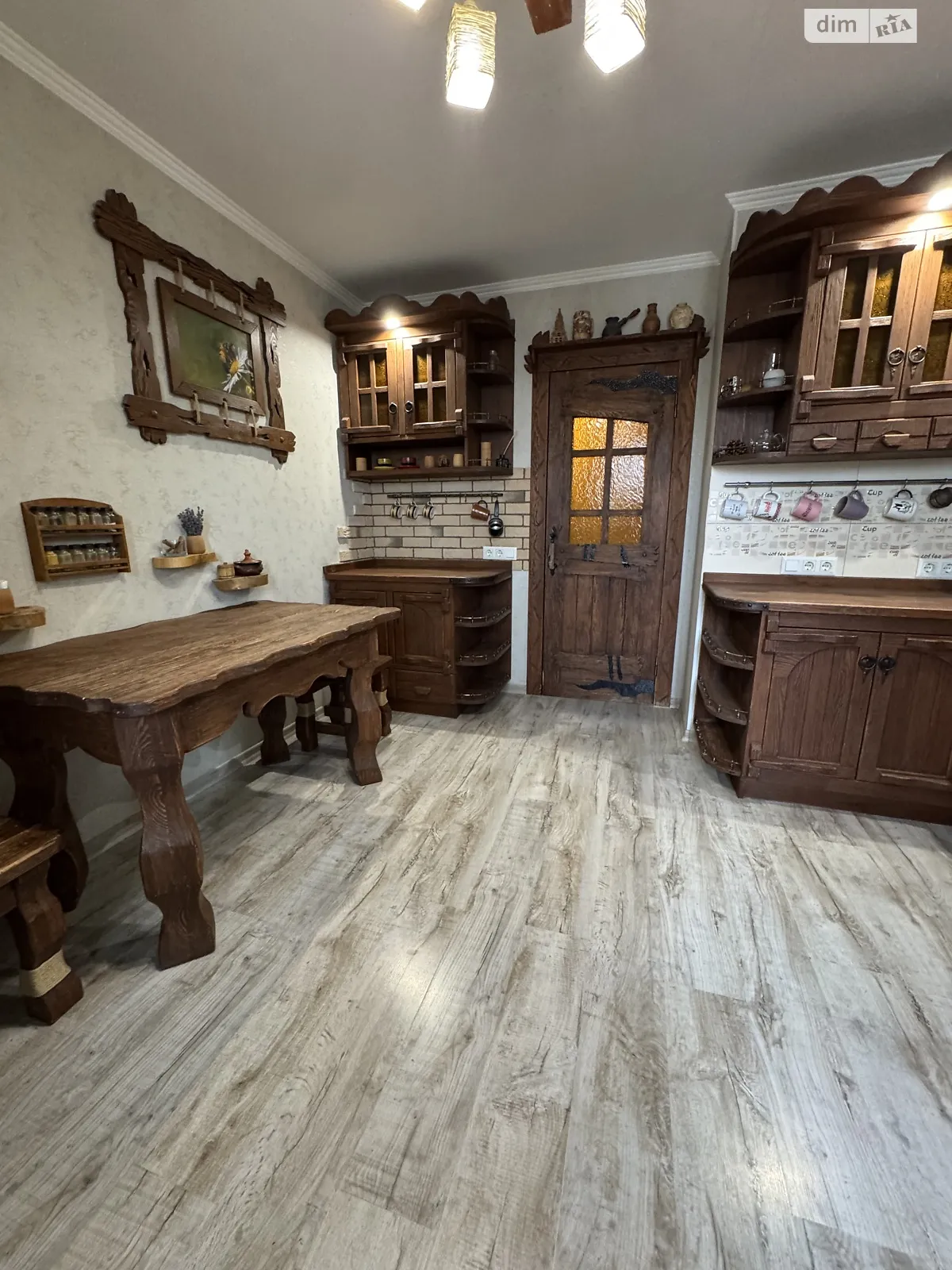 3-кімнатна квартира 97 кв. м у Тернополі, вул. Євгена Коновальця, 21 - фото 1