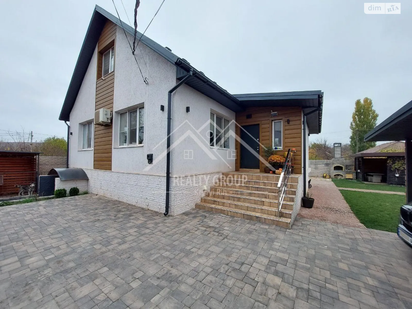 Продается дом на 2 этажа 140 кв. м с подвалом, цена: 120000 $ - фото 1