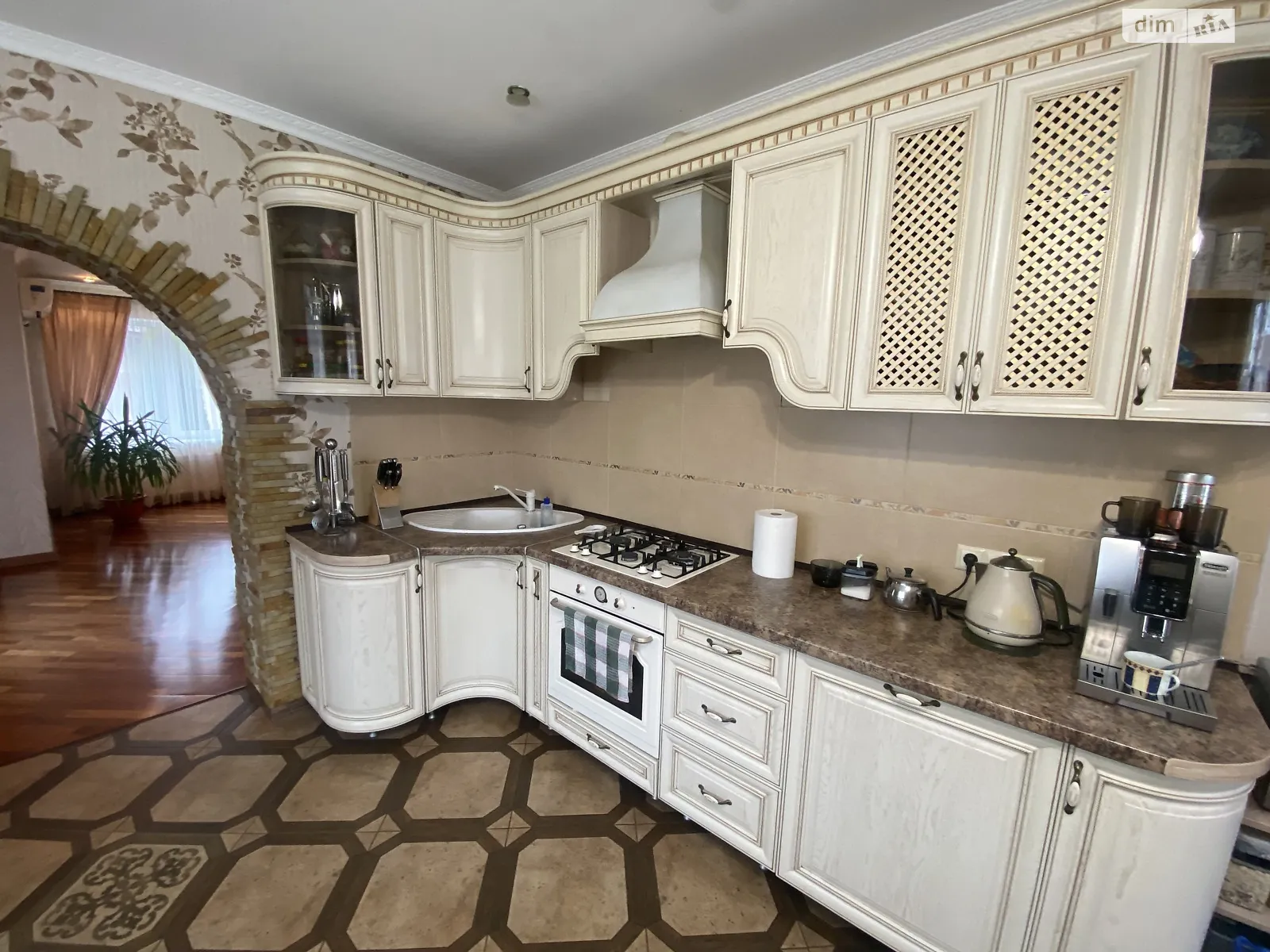 Продается дом на 2 этажа 200 кв. м с бассейном, цена: 230000 $ - фото 1