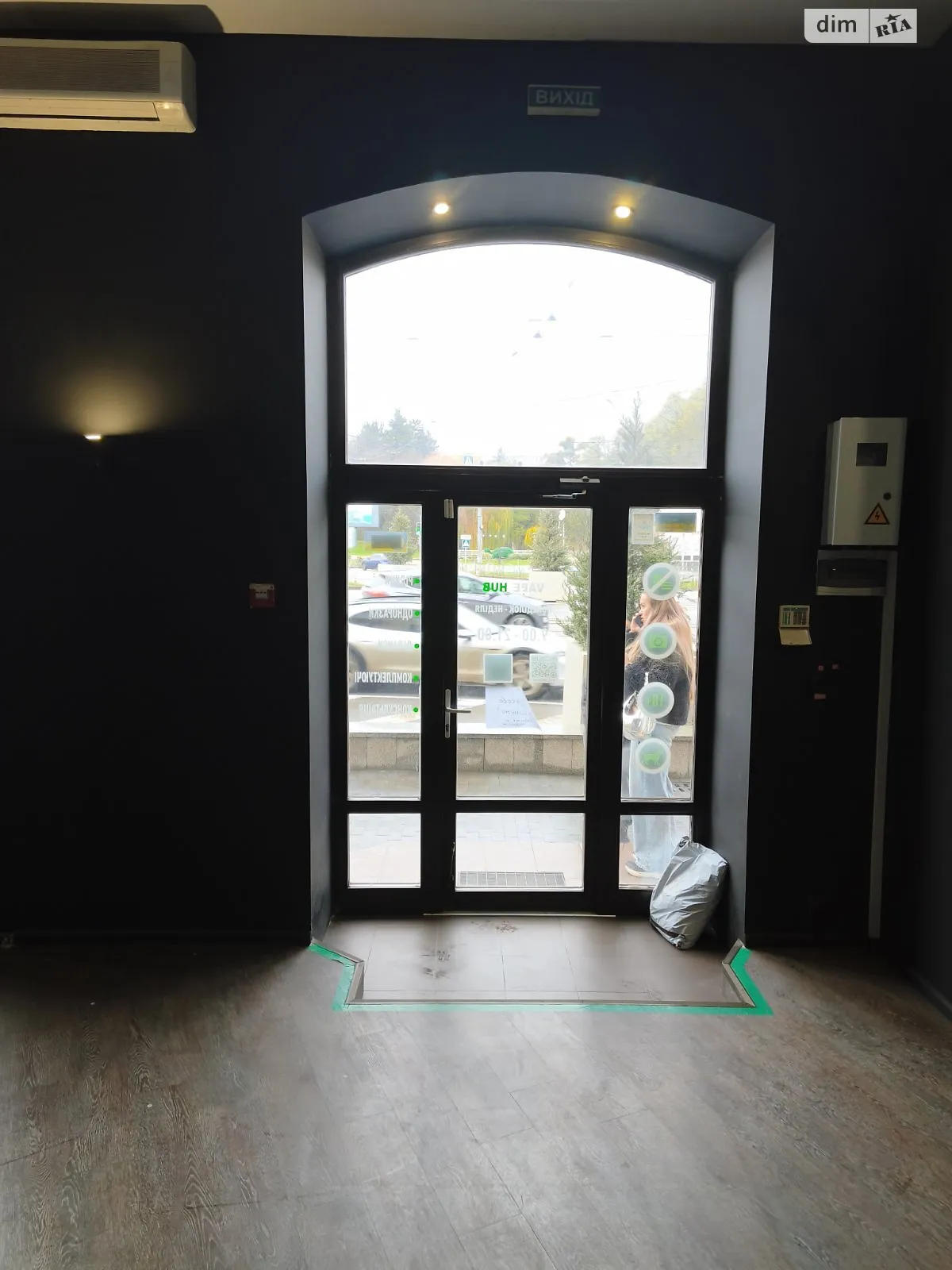 Сдается в аренду помещения свободного назначения 33 кв. м в 4-этажном здании, цена: 40000 грн - фото 1