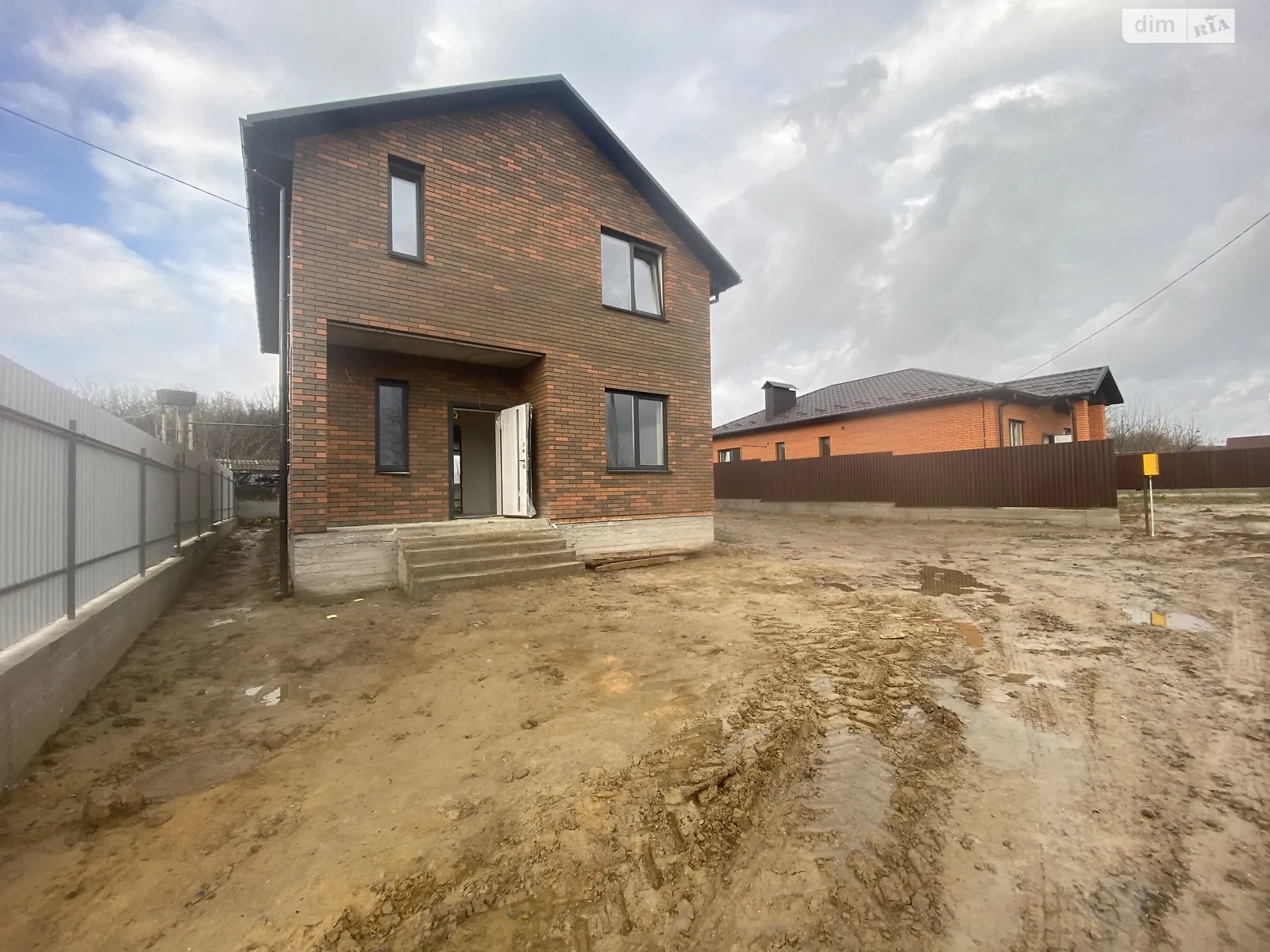 Продается дом на 2 этажа 110 кв. м с балконом, цена: 85000 $ - фото 1