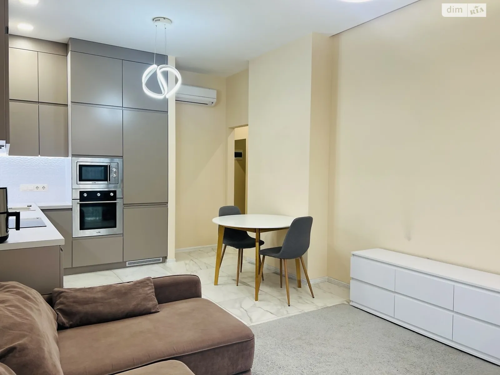 Продається 1-кімнатна квартира 64.1 кв. м у Дніпрі, вул. Сімферопольська, 2П - фото 1