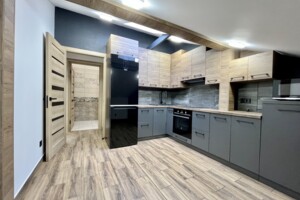 Продаж квартири, Івано-Франківськ, р‑н. Центр, Підгірянки Марійки (Дарвіна) вулиця, буд. 23