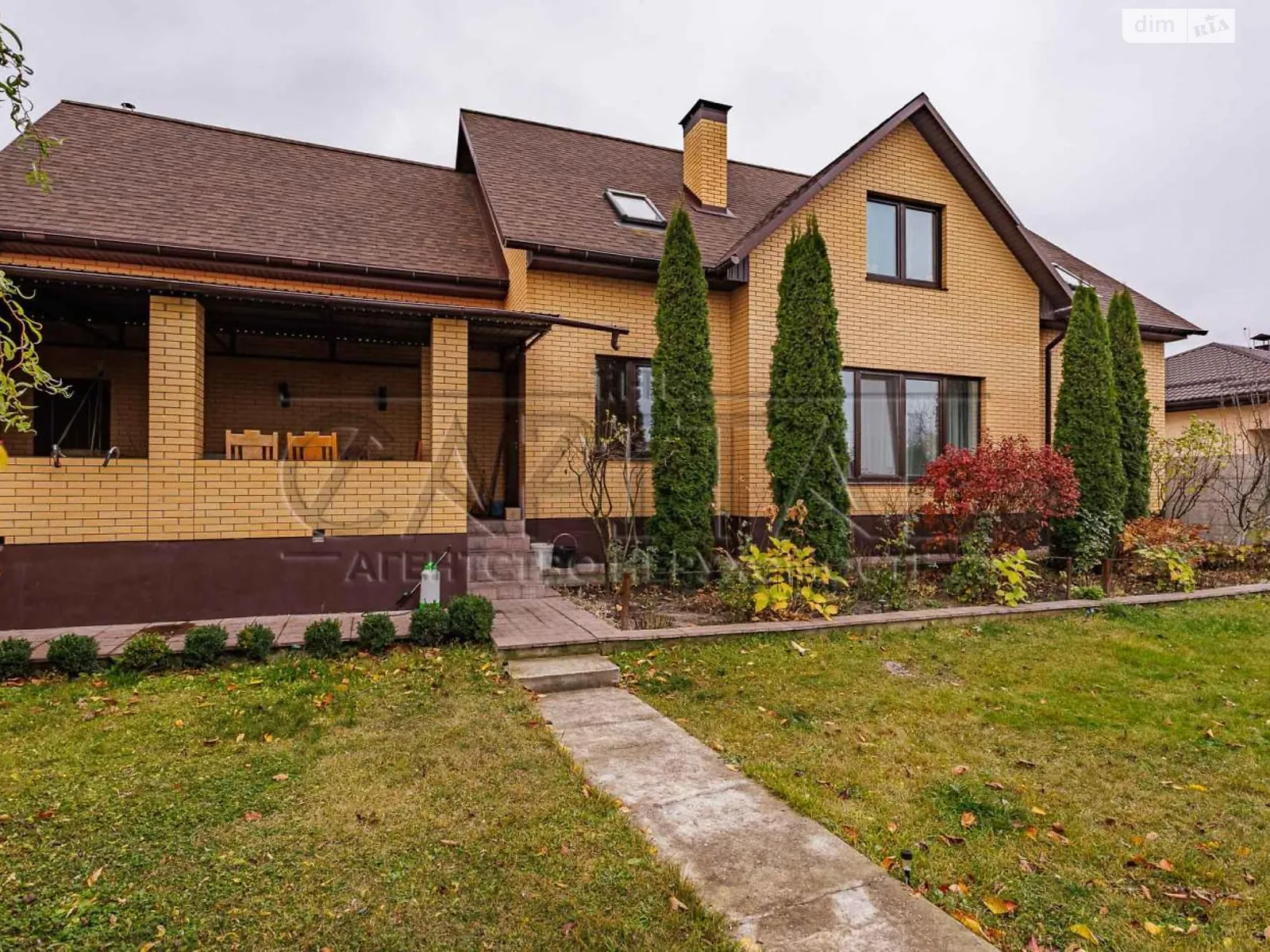 Продается дом на 2 этажа 300 кв. м с балконом, цена: 250000 $ - фото 1