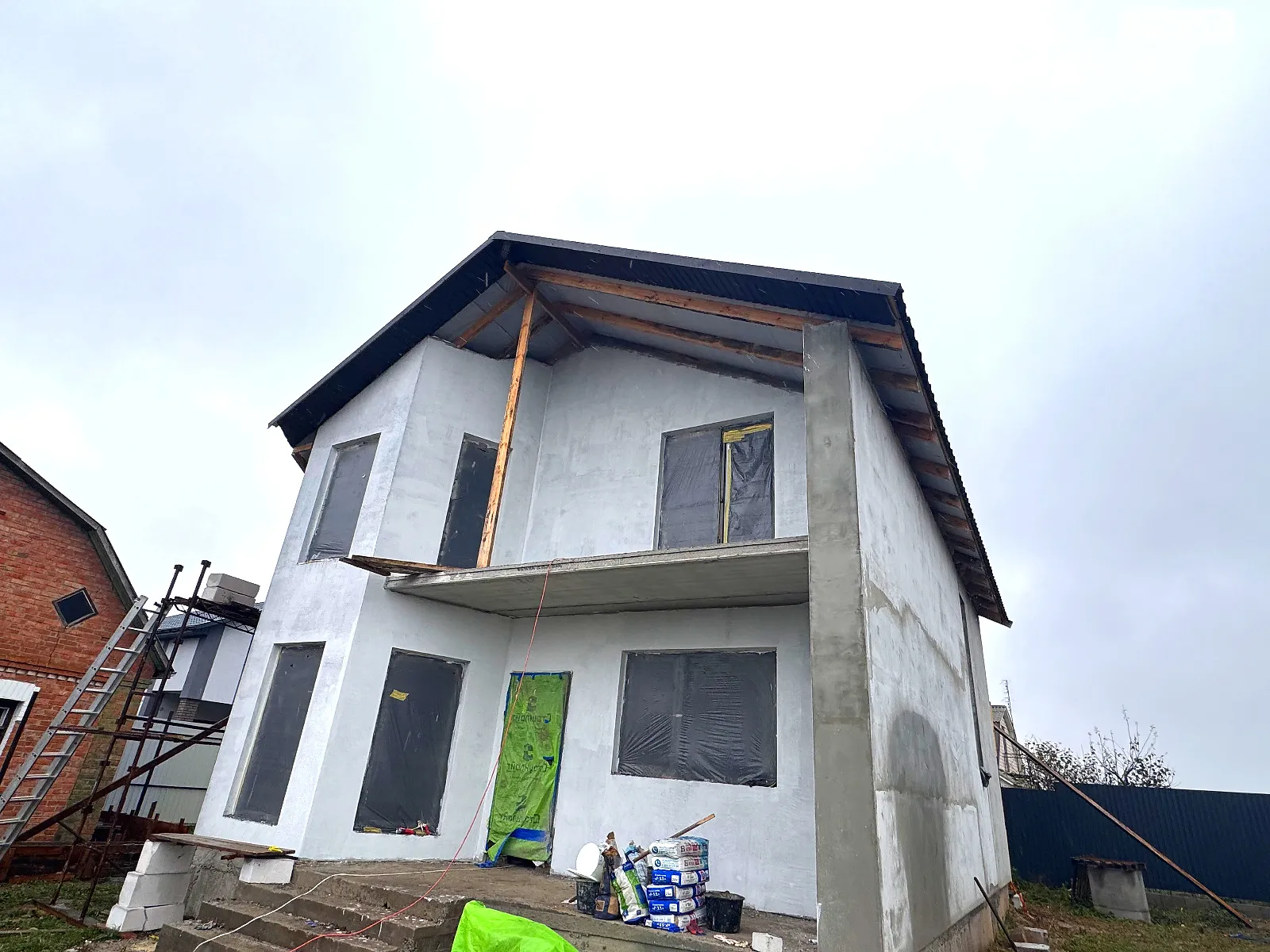 Продается дом на 2 этажа 138 кв. м с беседкой, цена: 82000 $ - фото 1