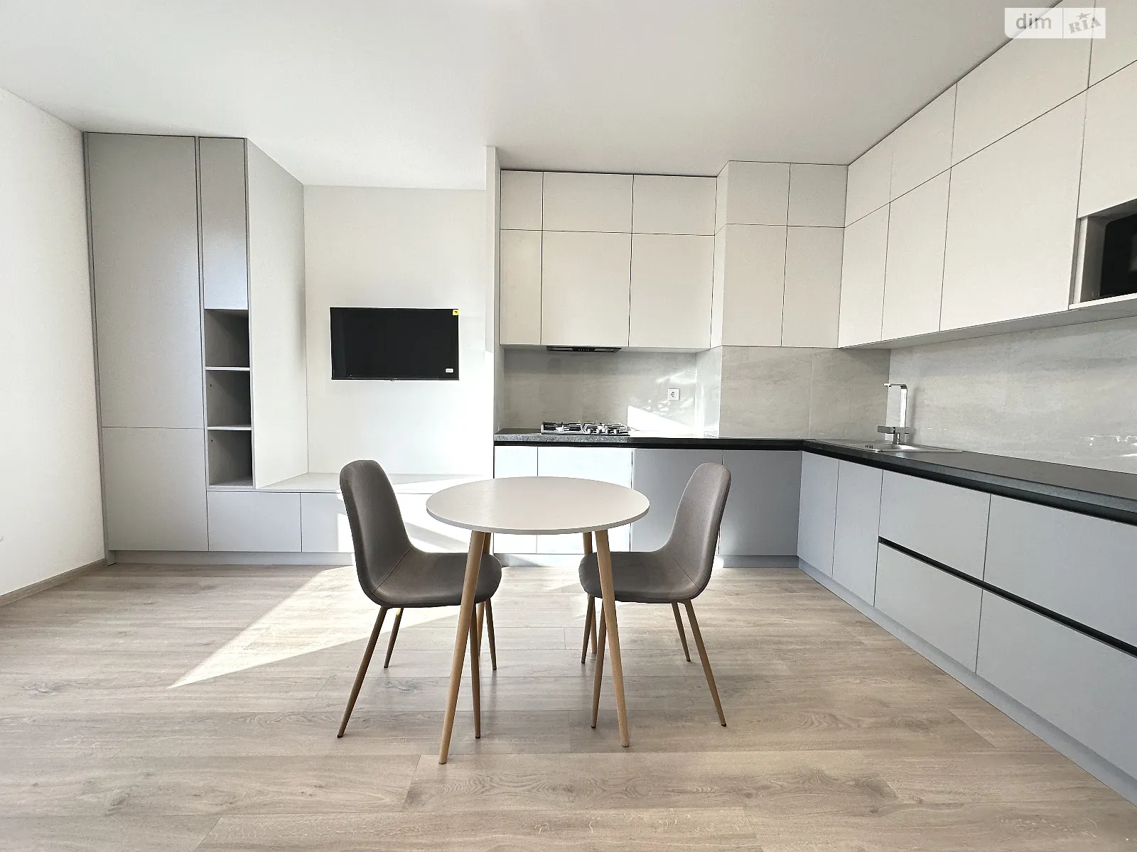 Сдается в аренду 1-комнатная квартира 50 кв. м в Ивано-Франковске, ул. Стрельцов Сечевых, 28А - фото 1