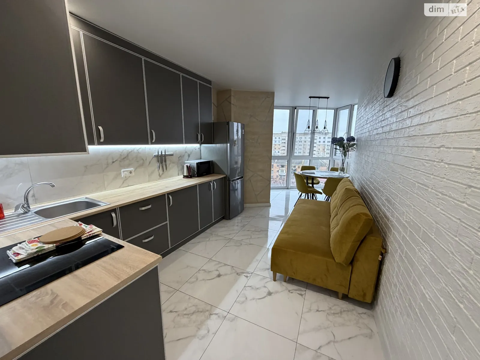 Сдается в аренду 1-комнатная квартира 56 кв. м в Виннице, ул. Пирогова, 76В - фото 1