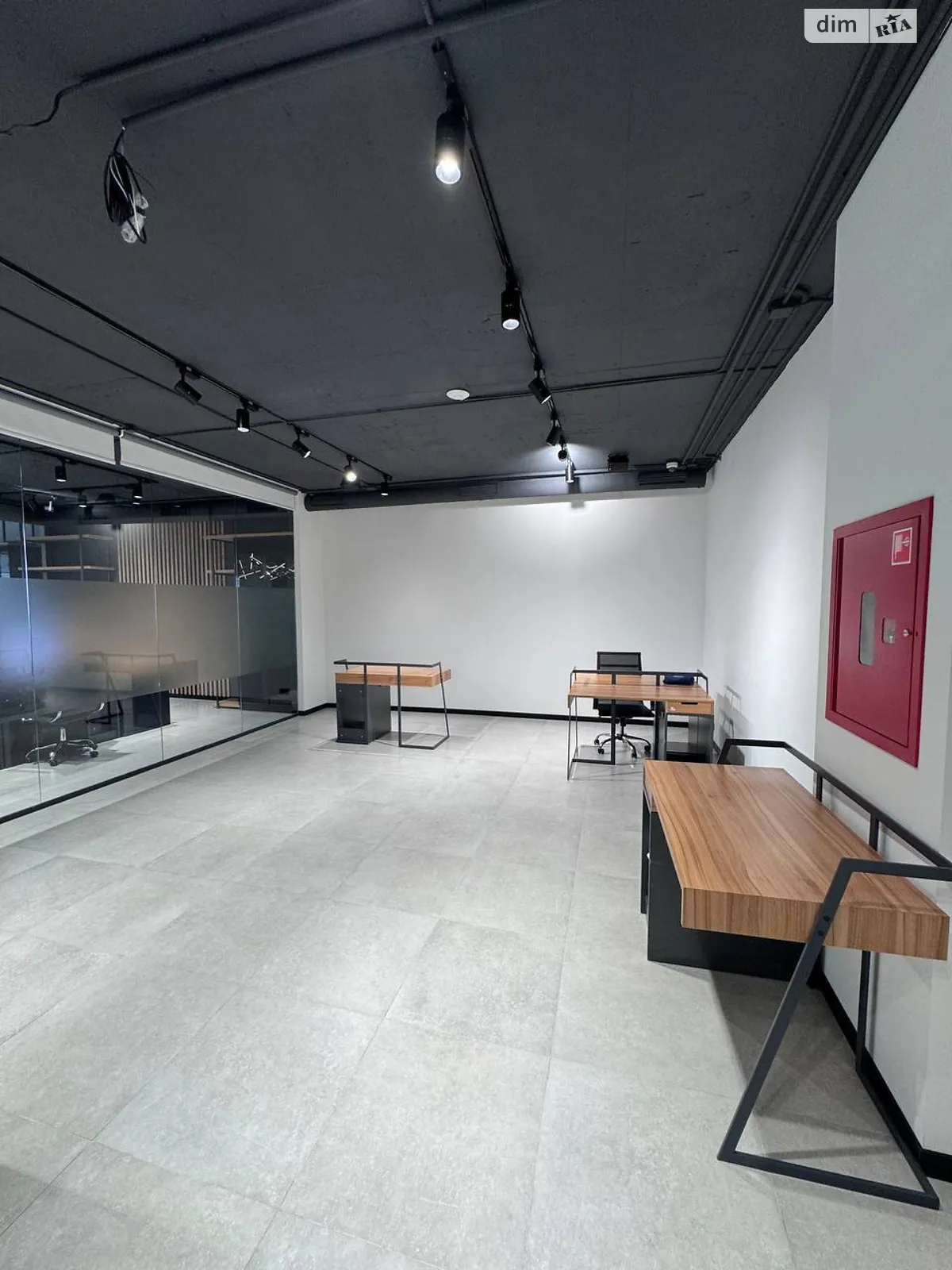Сдается в аренду офис 220 кв. м в бизнес-центре, цена: 65000 грн - фото 1