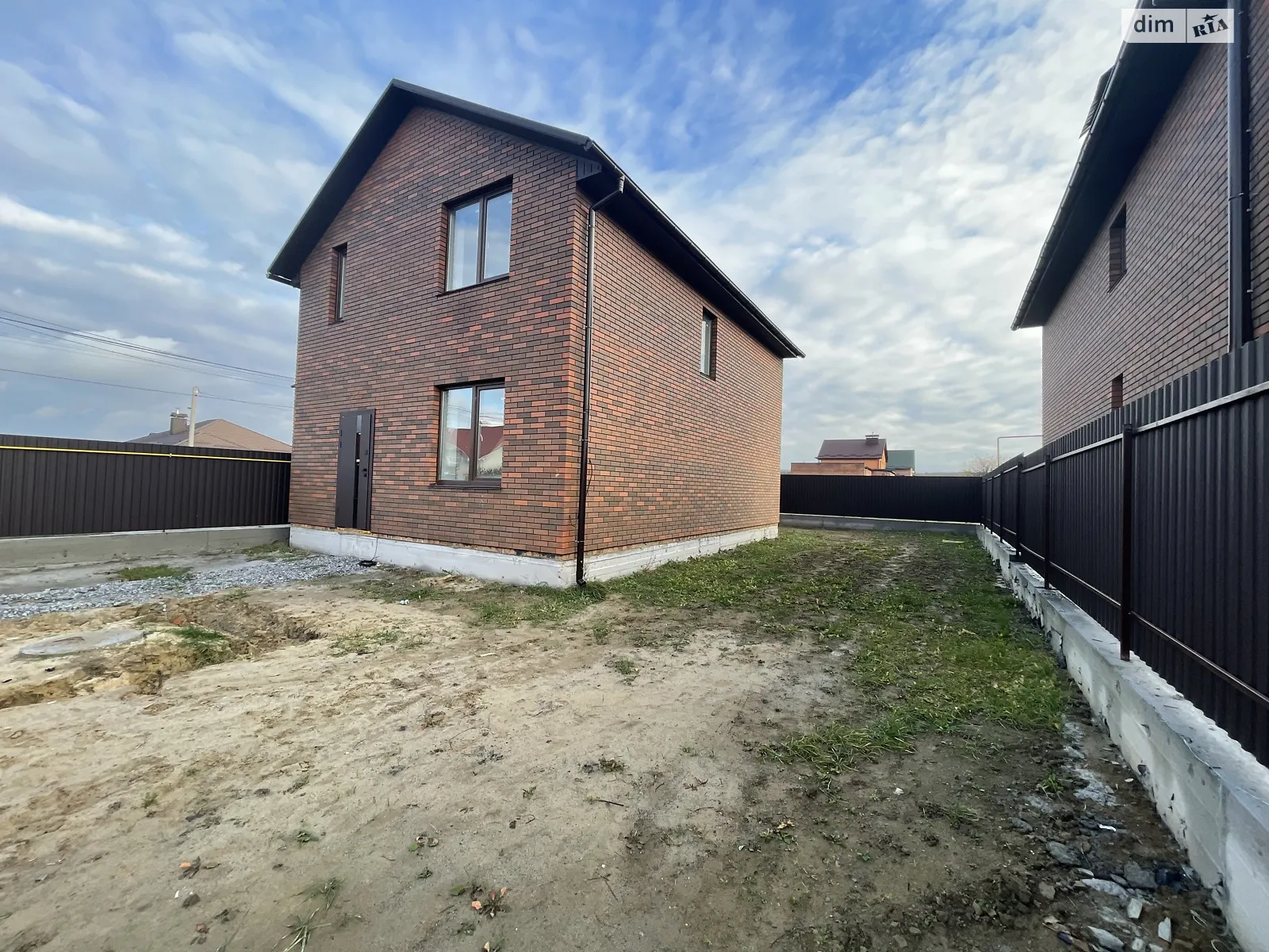 Продается дом на 2 этажа 120 кв. м с бассейном, цена: 89000 $ - фото 1