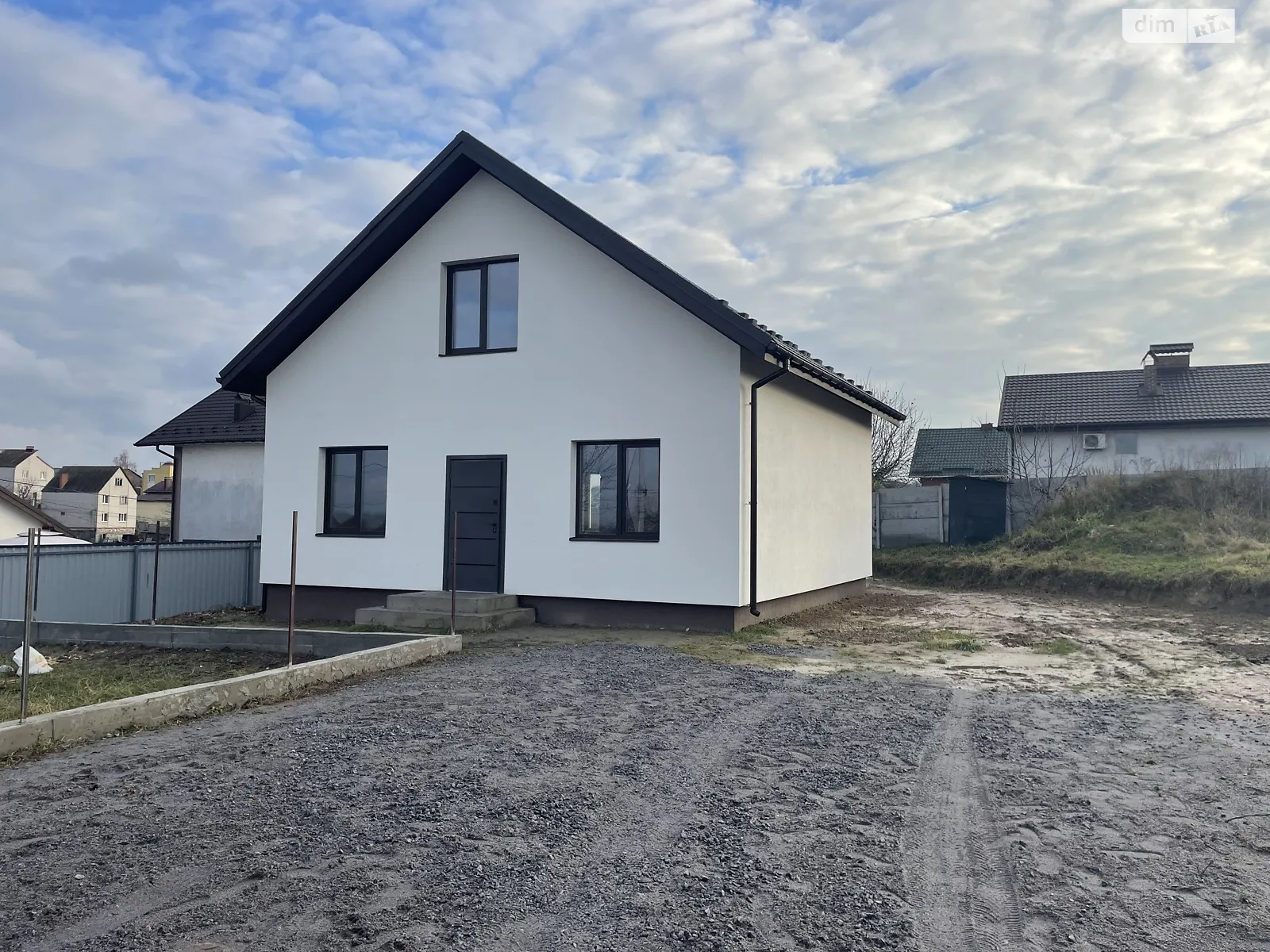 Продается дом на 2 этажа 105 кв. м с садом, цена: 60000 $ - фото 1