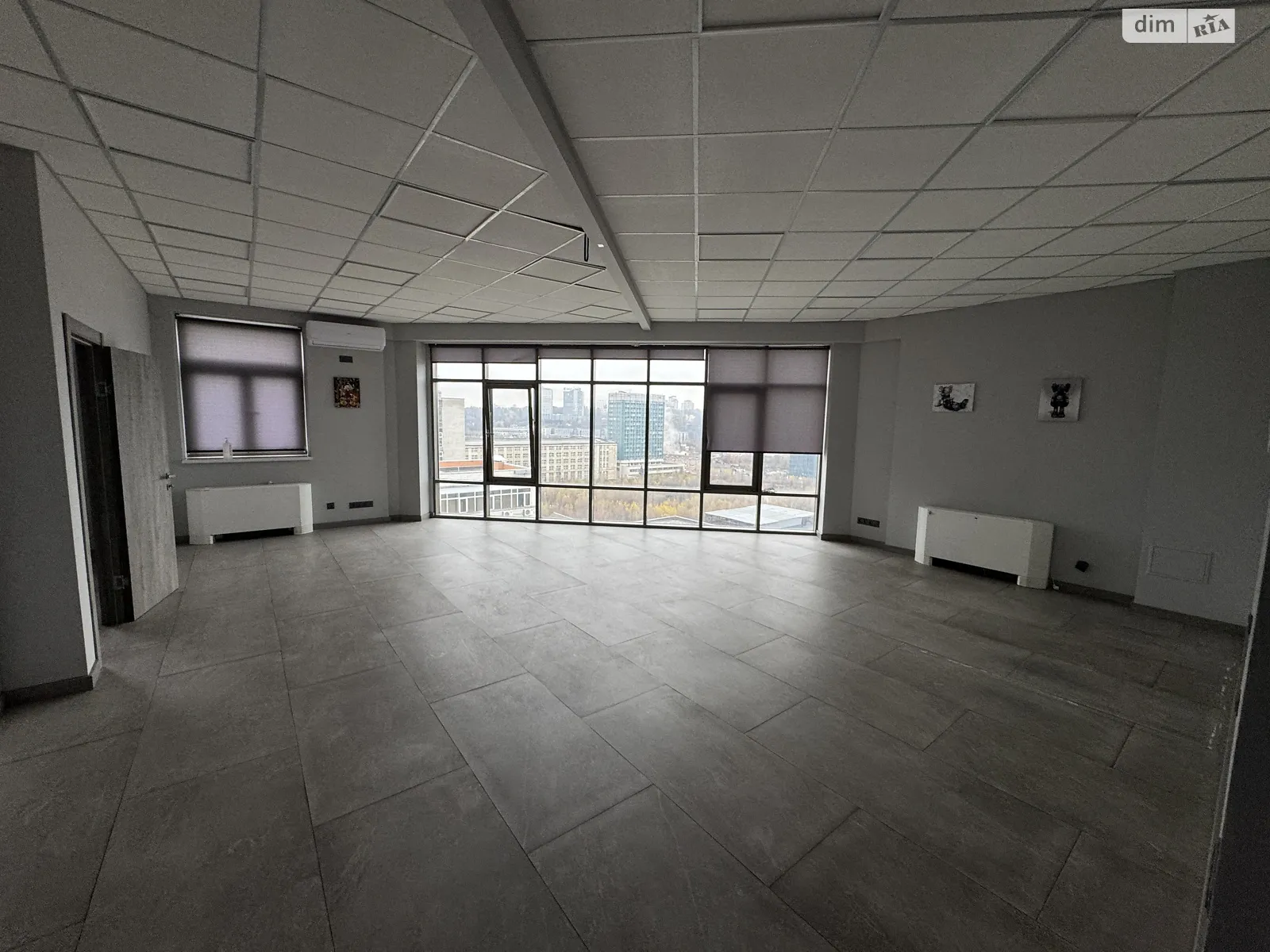 Сдается в аренду офис 192 кв. м в бизнес-центре, цена: 3500 $ - фото 1