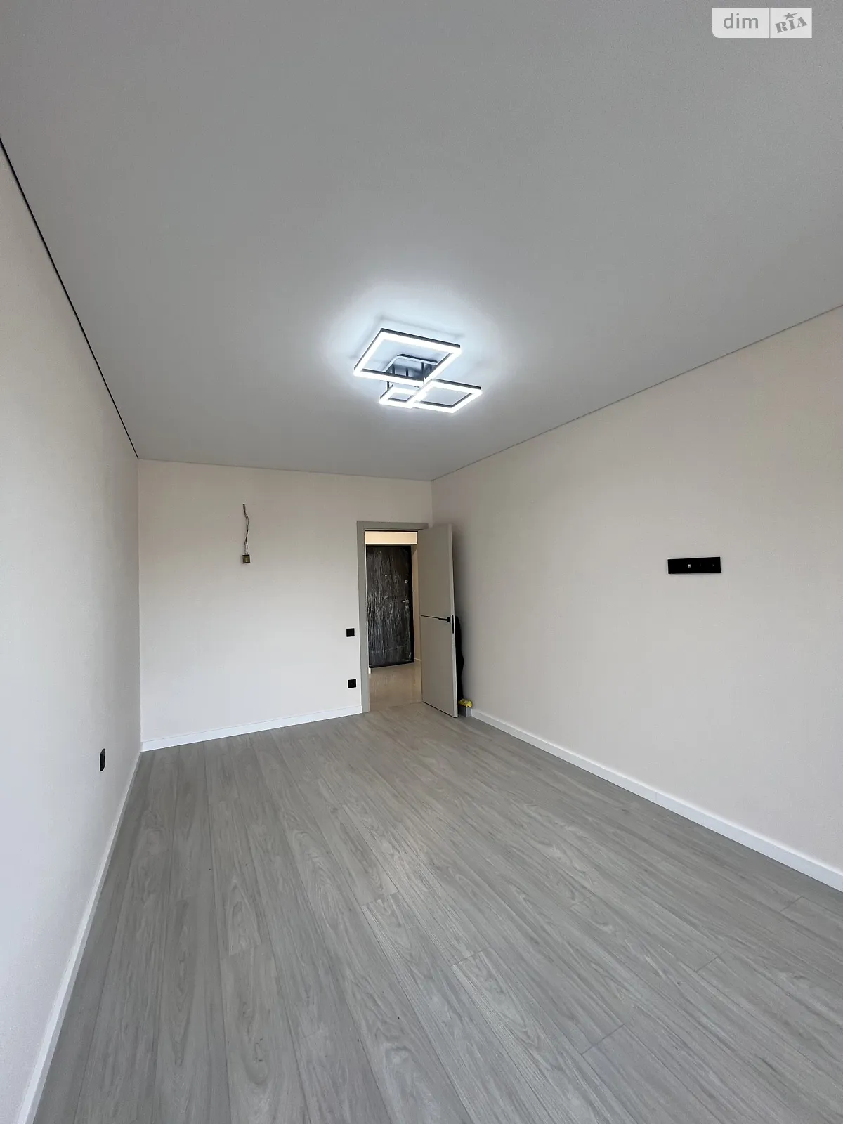 Продается 1-комнатная квартира 44 кв. м в Ровно, ул. Николая Боголюбова - фото 1