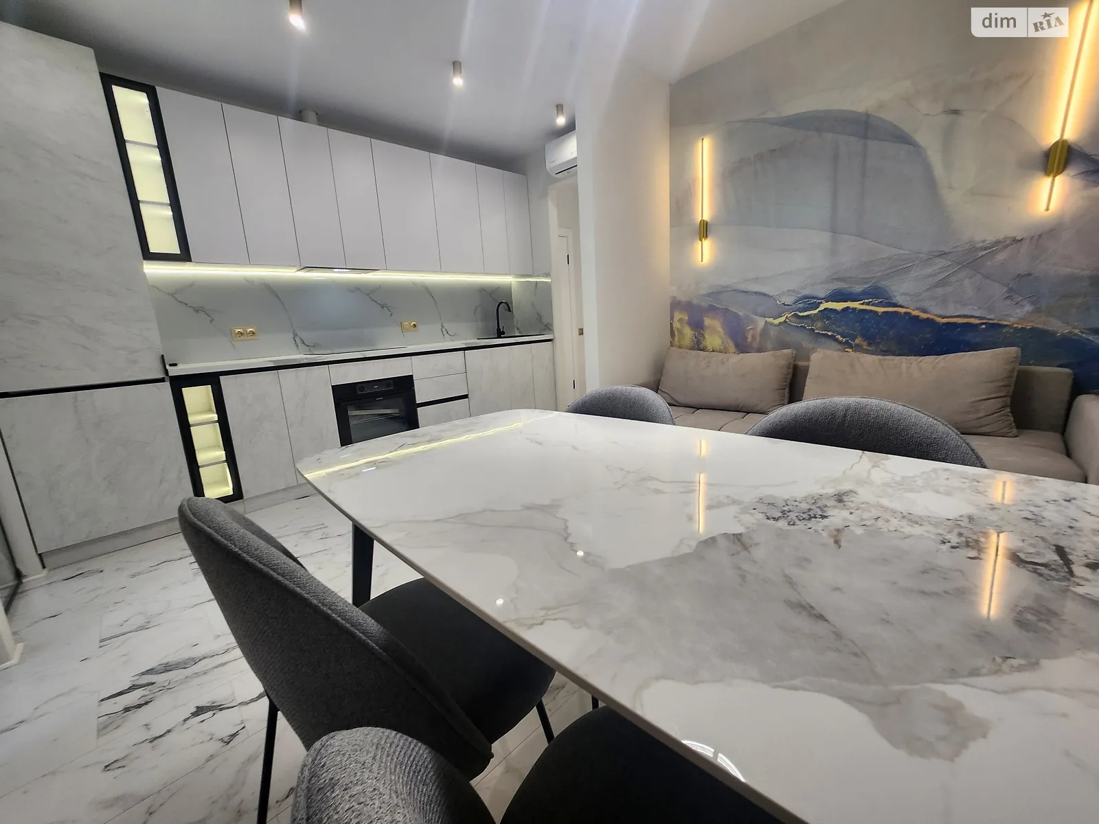 Продается 2-комнатная квартира 51 кв. м в Лиманке, ул. Жемчужная, 8 - фото 1