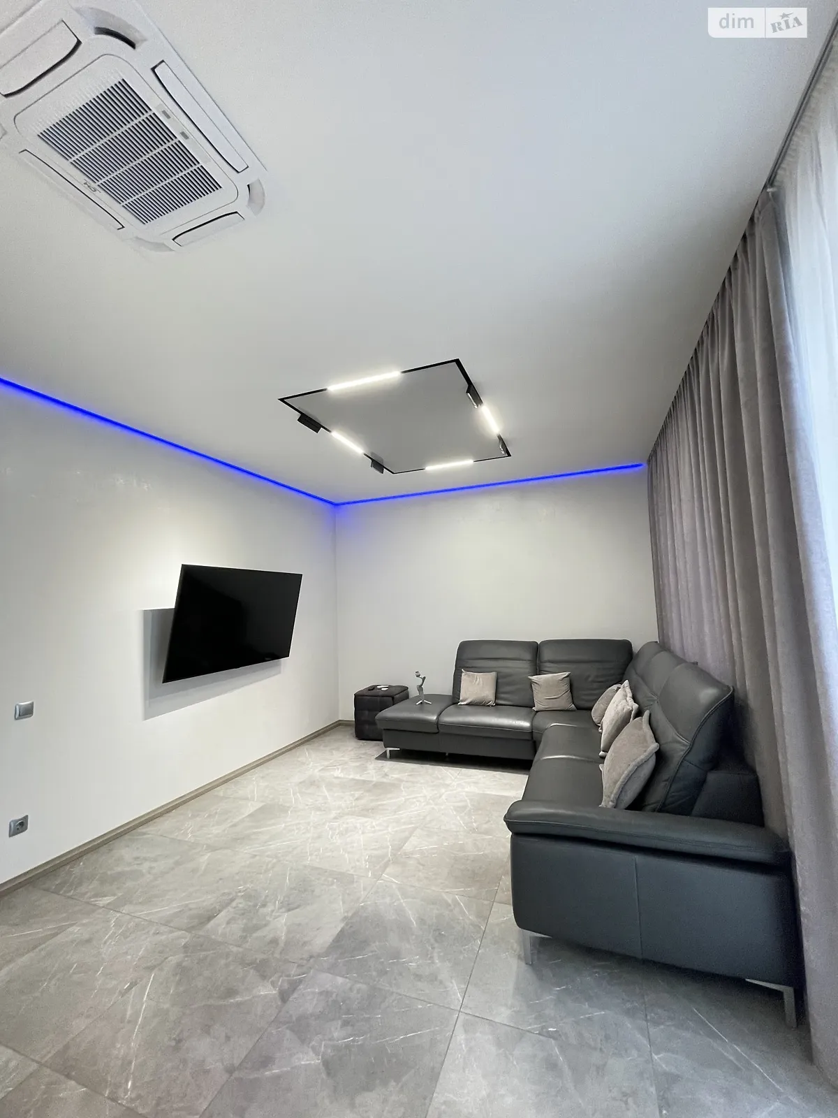 Здається в оренду одноповерховий будинок 100 кв. м з ділянкою, цена: 1300 $ - фото 1