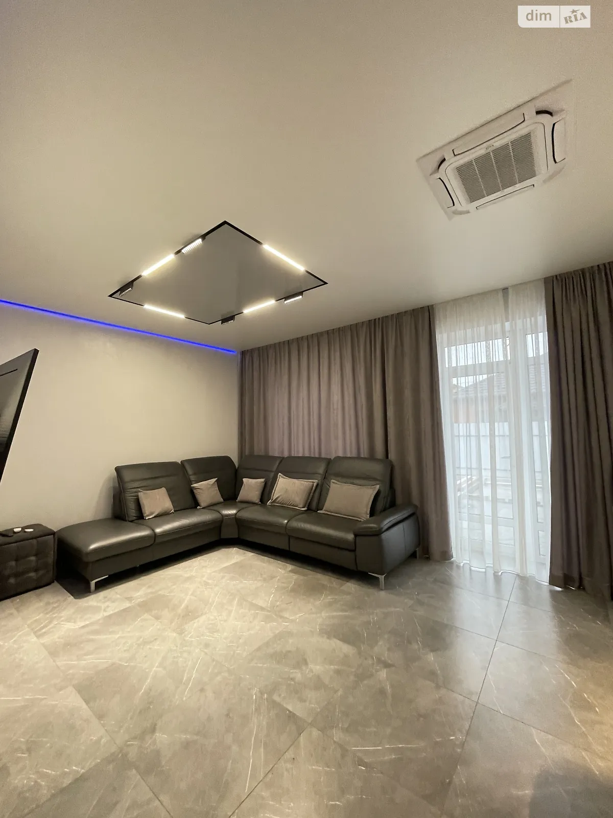 Сдается в аренду одноэтажный дом 100 кв. м с балконом, цена: 1300 $ - фото 1