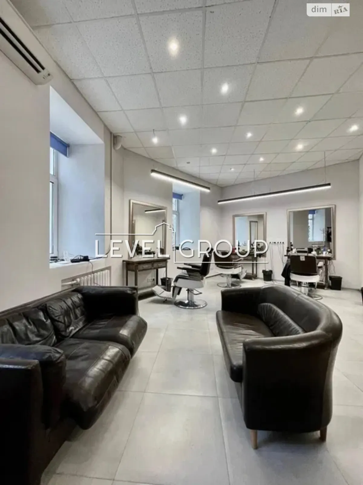 Продается офис 168 кв. м в бизнес-центре, цена: 449988 $ - фото 1