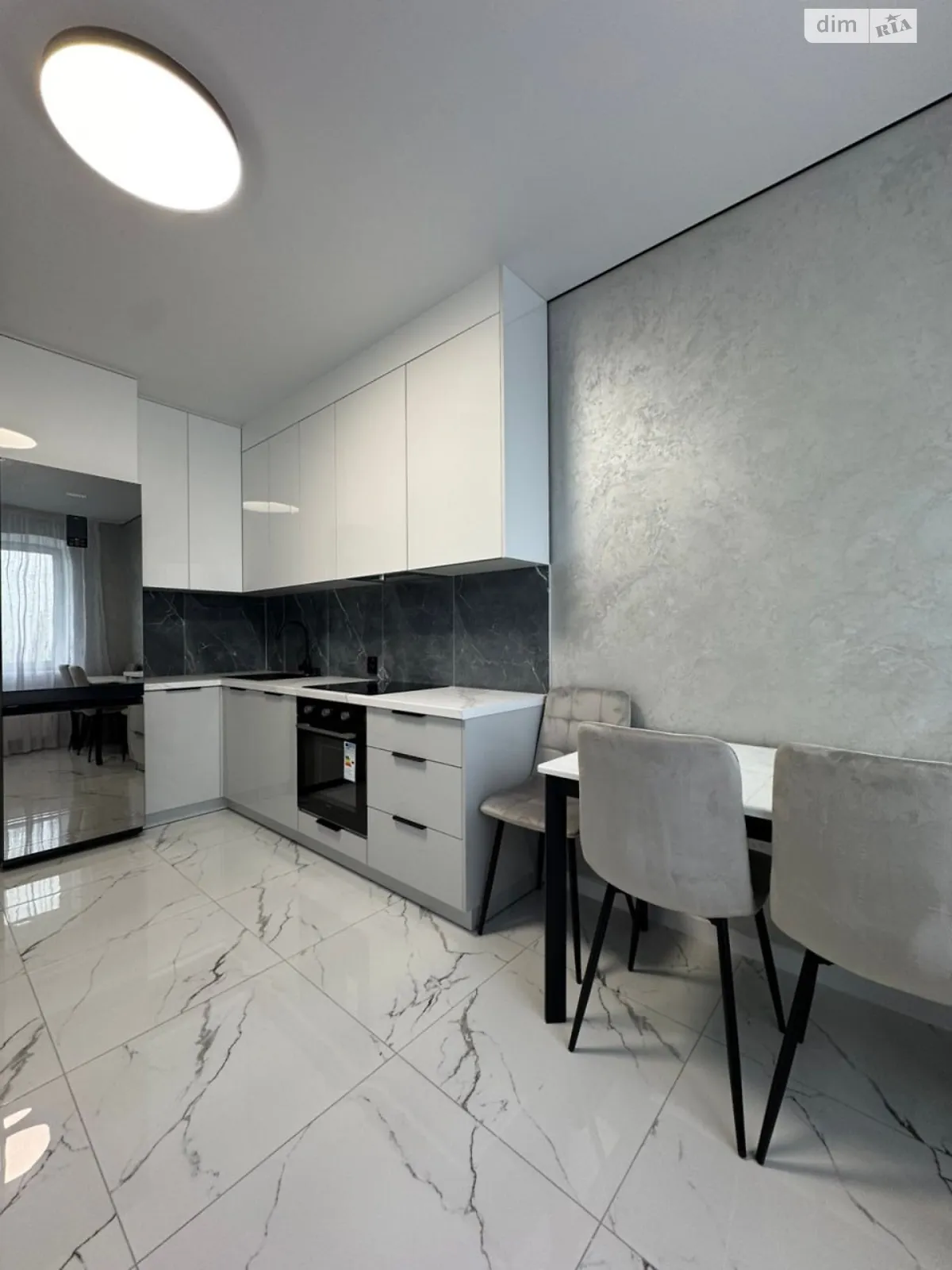 Сдается в аренду 1-комнатная квартира 42 кв. м в Ровно, ул. Соборная - фото 1