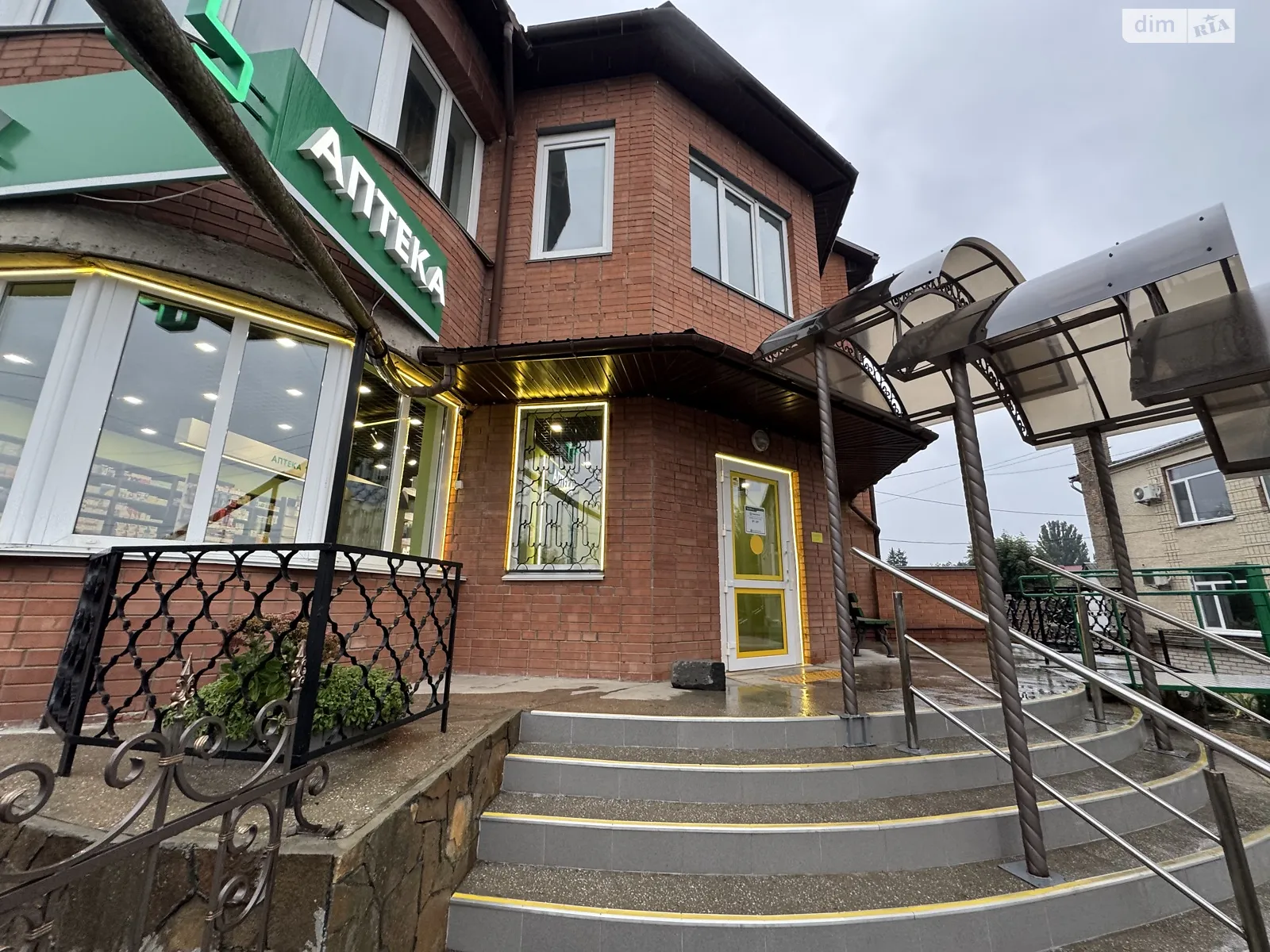 Сдается в аренду помещения свободного назначения 120 кв. м в 2-этажном здании, цена: 38400 грн - фото 1