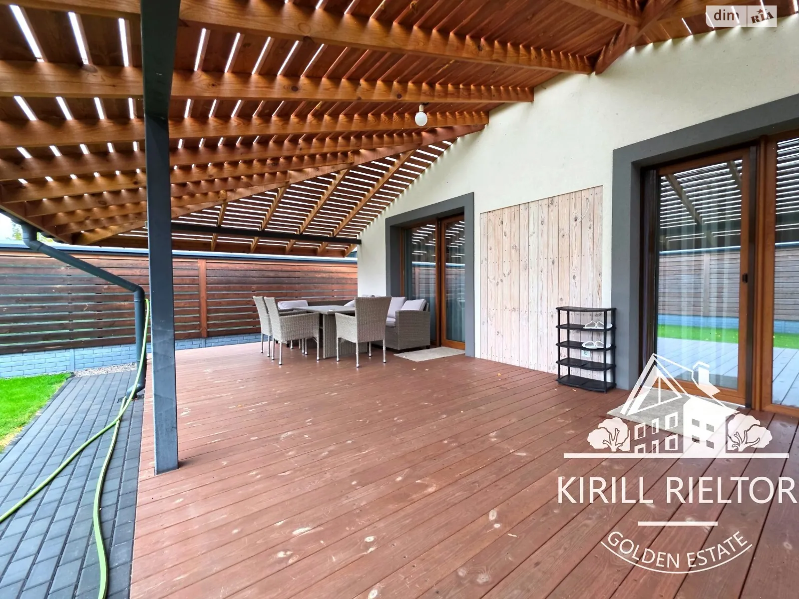 Сдается в аренду дом на 2 этажа 230 кв. м с гаражом, цена: 2500 $ - фото 1