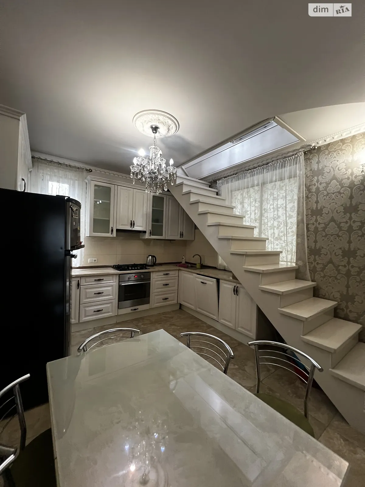 Сдается в аренду 3-комнатная квартира 90 кв. м в Львове, ул. Золотая, 35 - фото 1