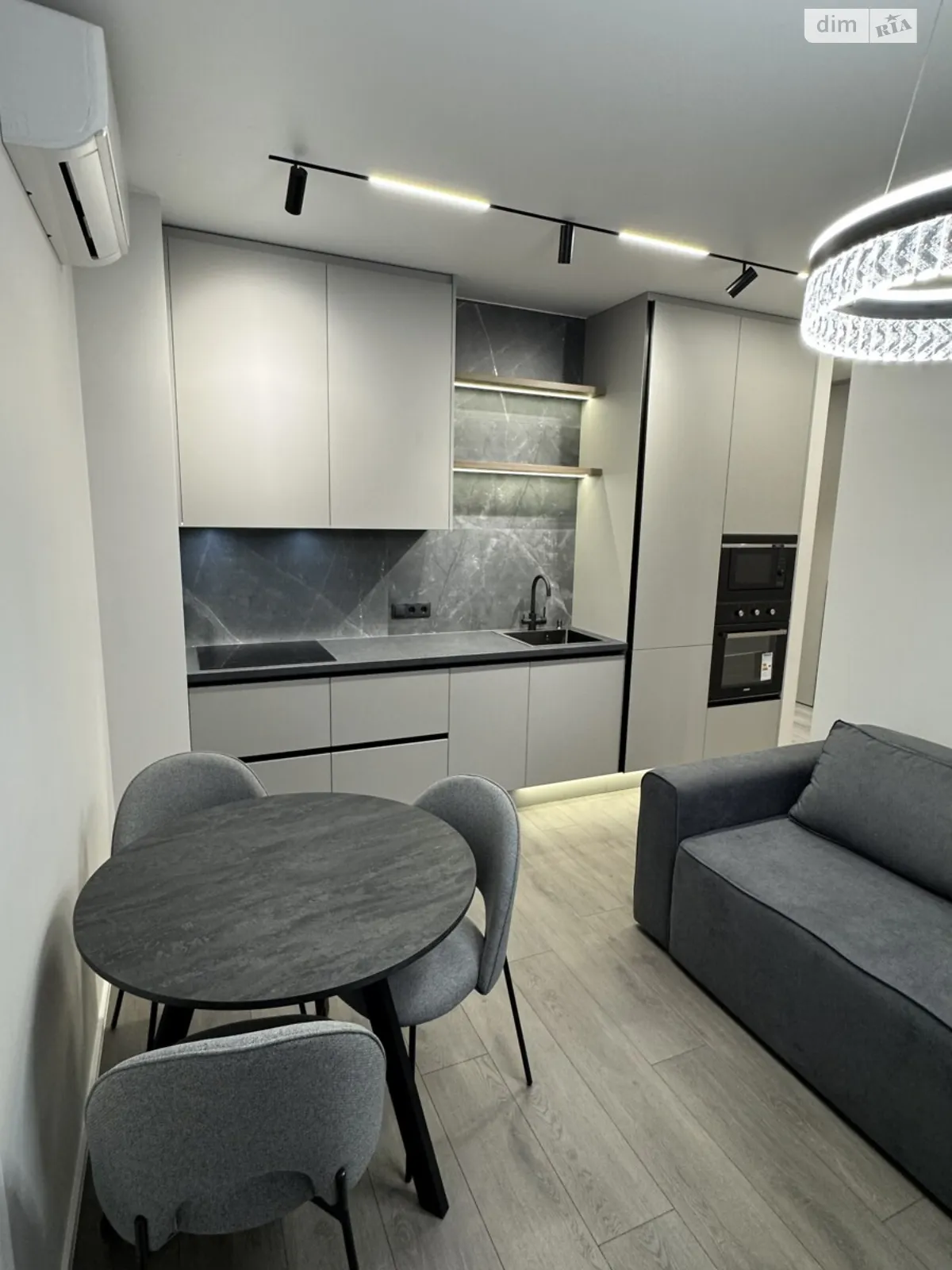 Продається 1-кімнатна квартира 42 кв. м у Одесі, вул. Краснова, 1Г - фото 1