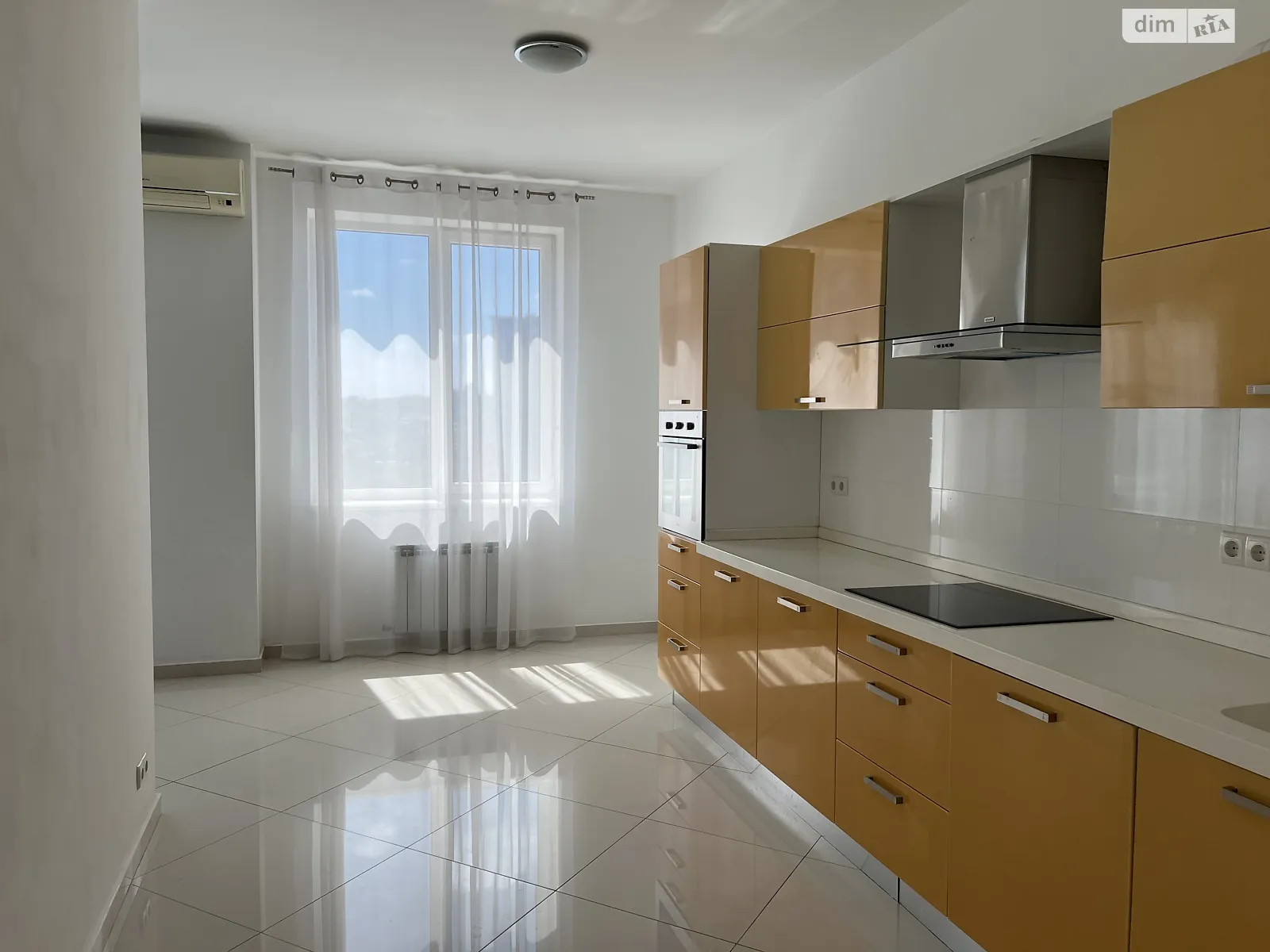 Сдается в аренду 4-комнатная квартира 150.7 кв. м в Киеве, ул. Павловская, 26/41 - фото 1