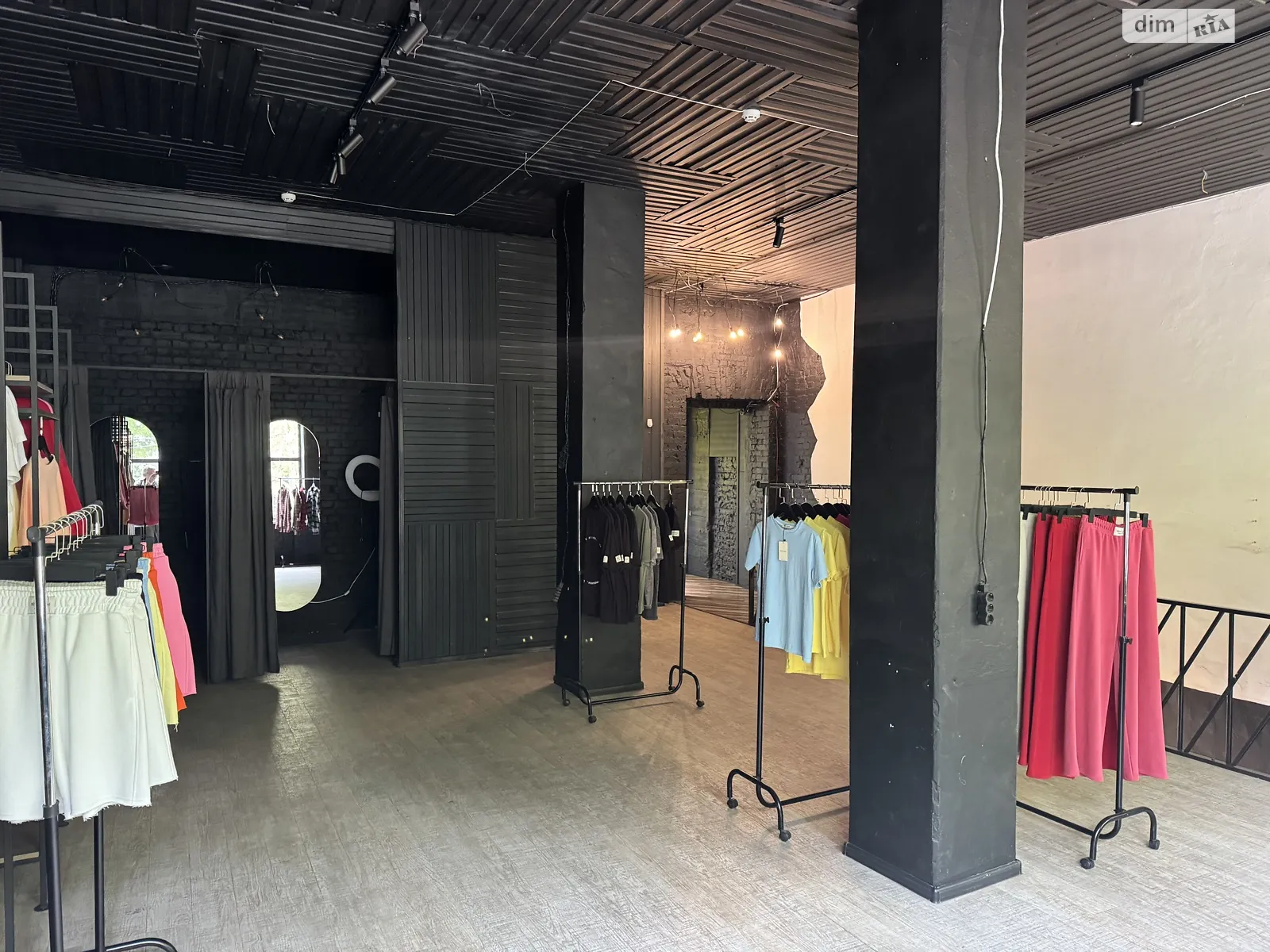 Сдается в аренду помещения свободного назначения 73.4 кв. м в 5-этажном здании, цена: 11000 грн - фото 1