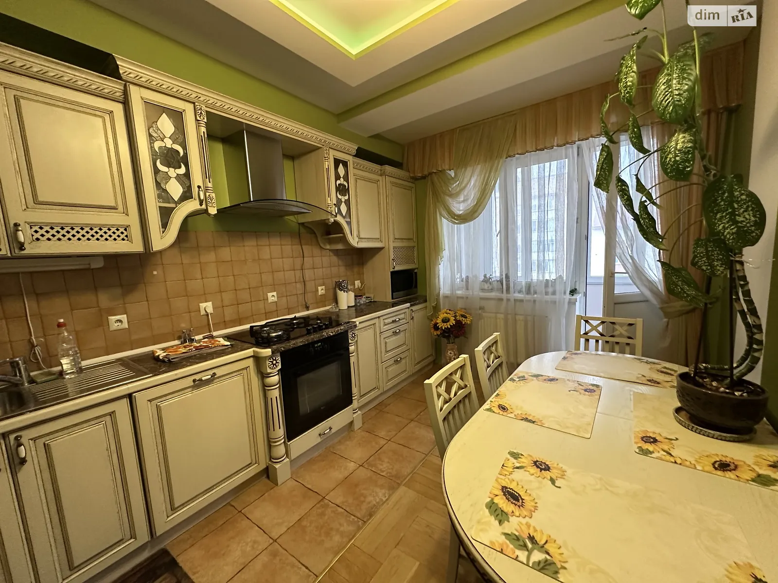 3-комнатная квартира 101 кв. м в Тернополе, ул. Курбаса Леся - фото 1