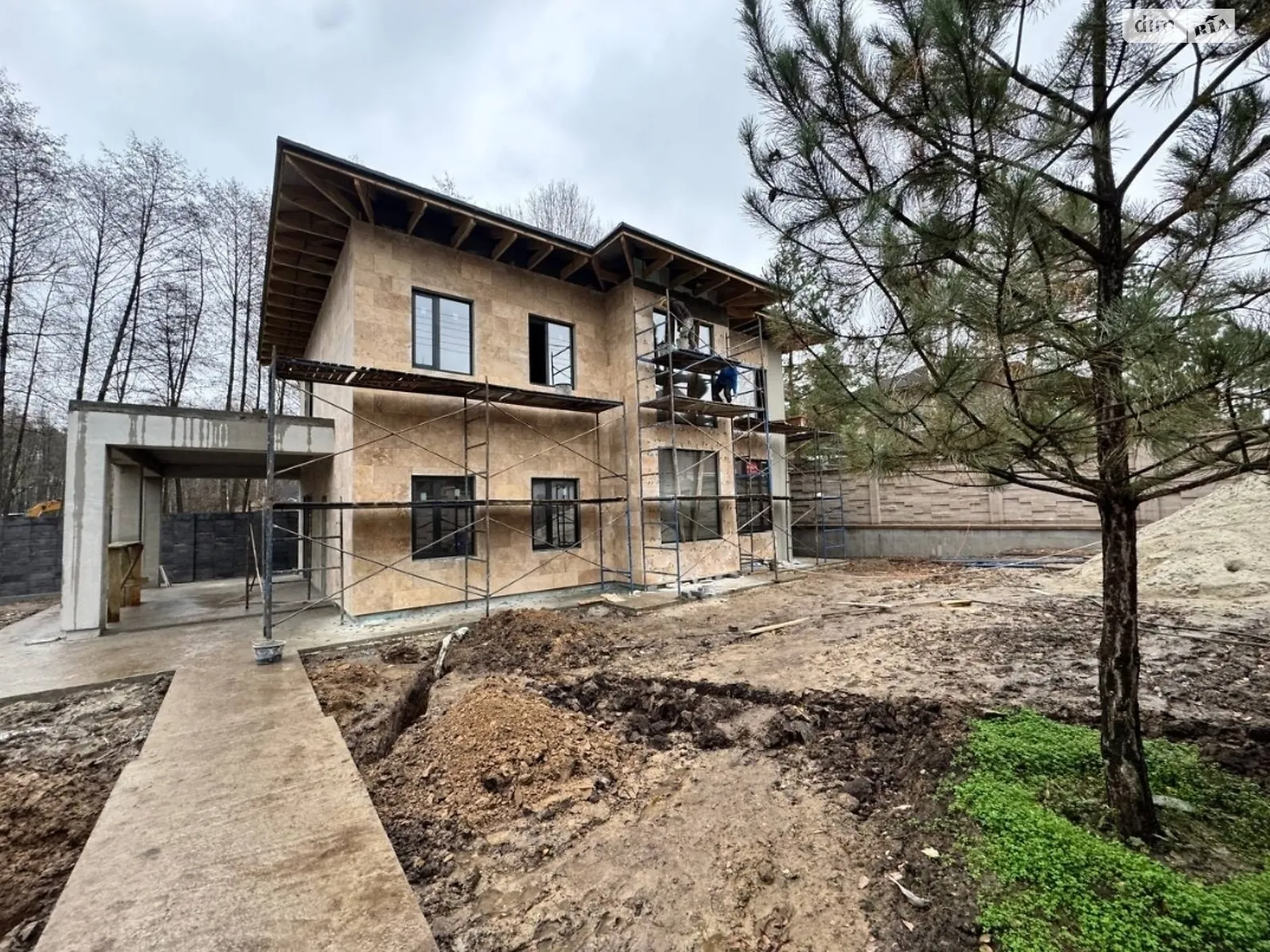 Продается дом на 2 этажа 210 кв. м с камином, цена: 317000 $ - фото 1