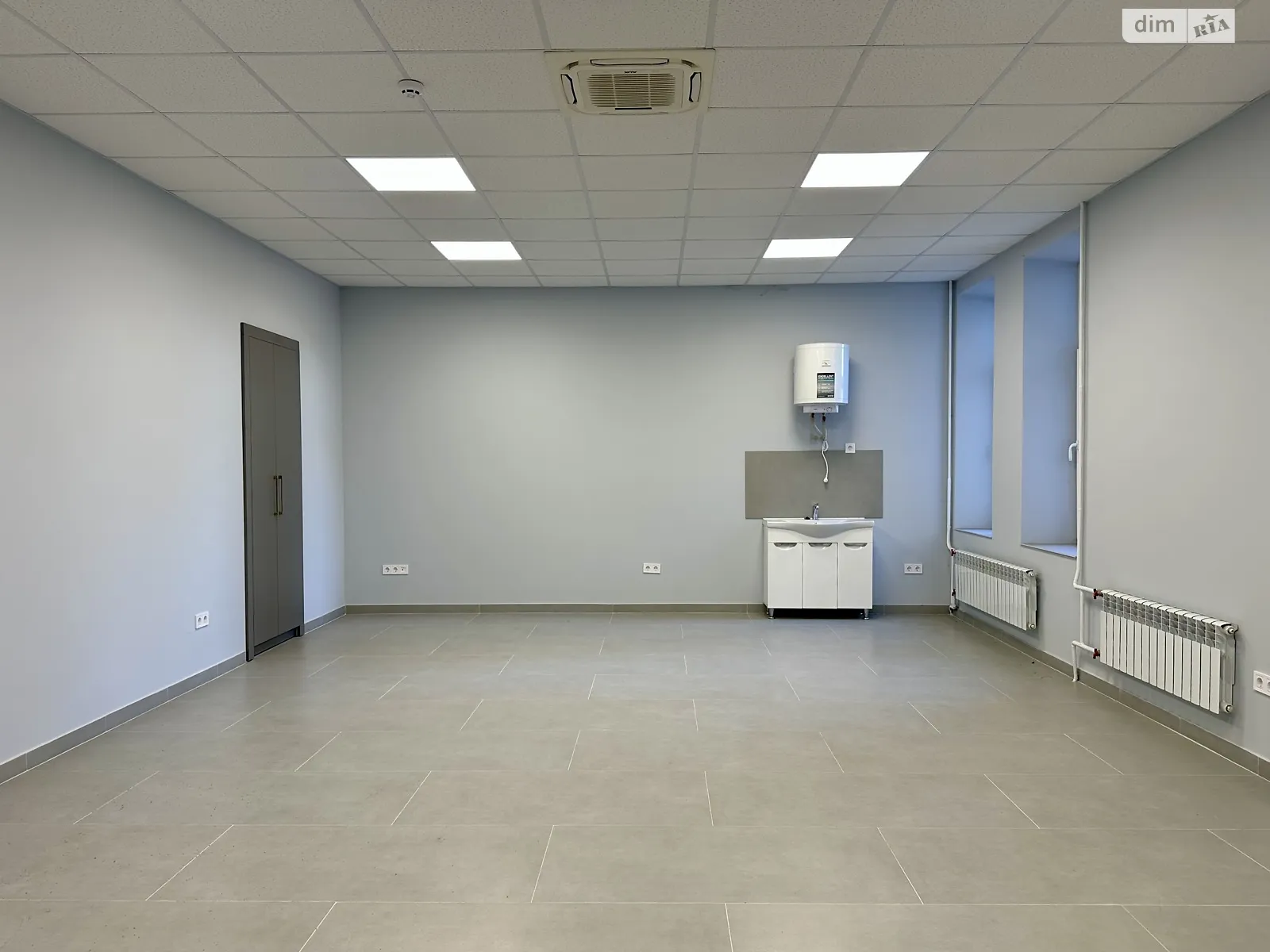 Здається в оренду офіс 50 кв. м в бізнес-центрі, цена: 19500 грн - фото 1