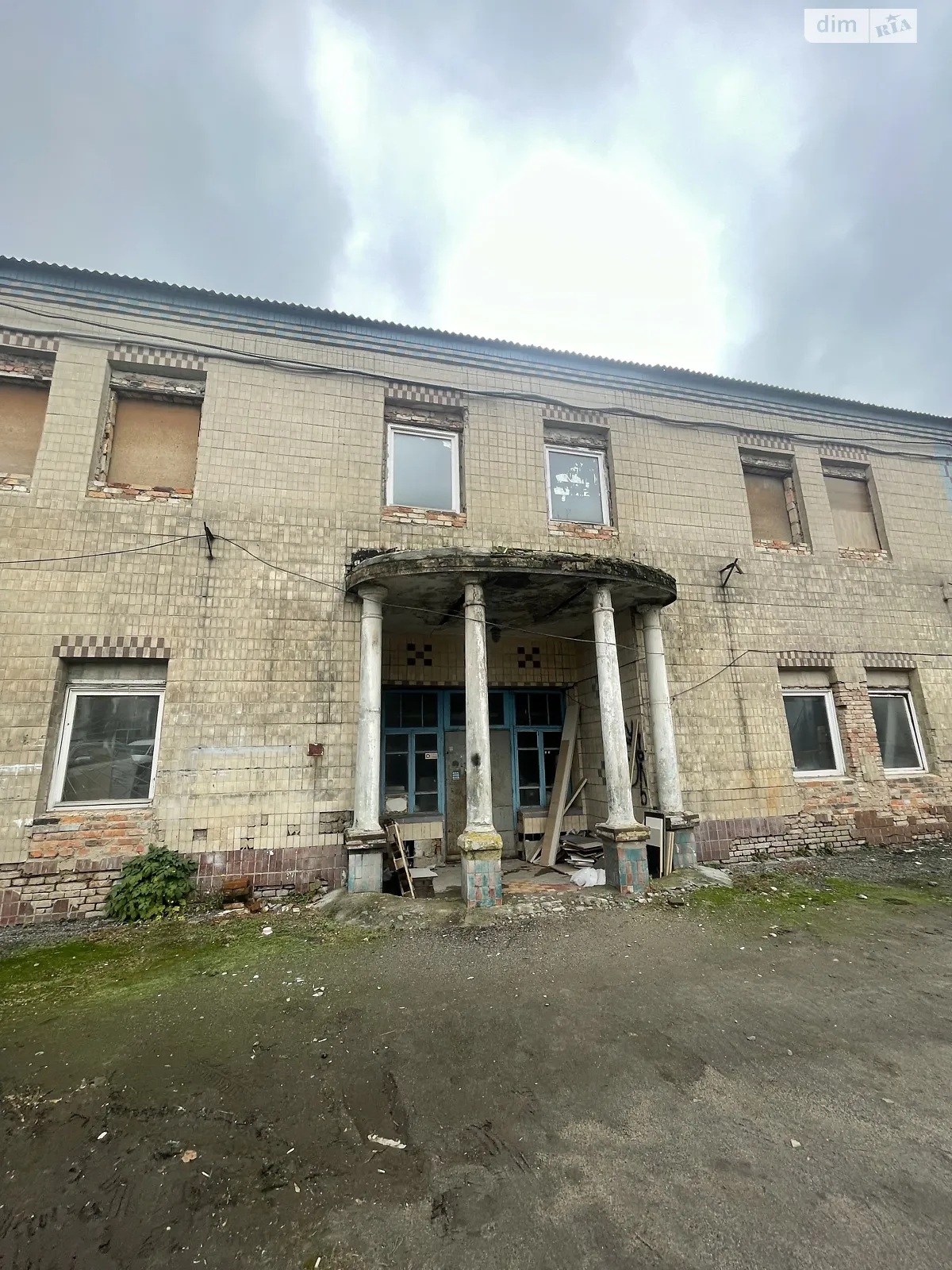 Сдается в аренду объект сферы услуг 249 кв. м в 2-этажном здании, цена: 9719 грн - фото 1