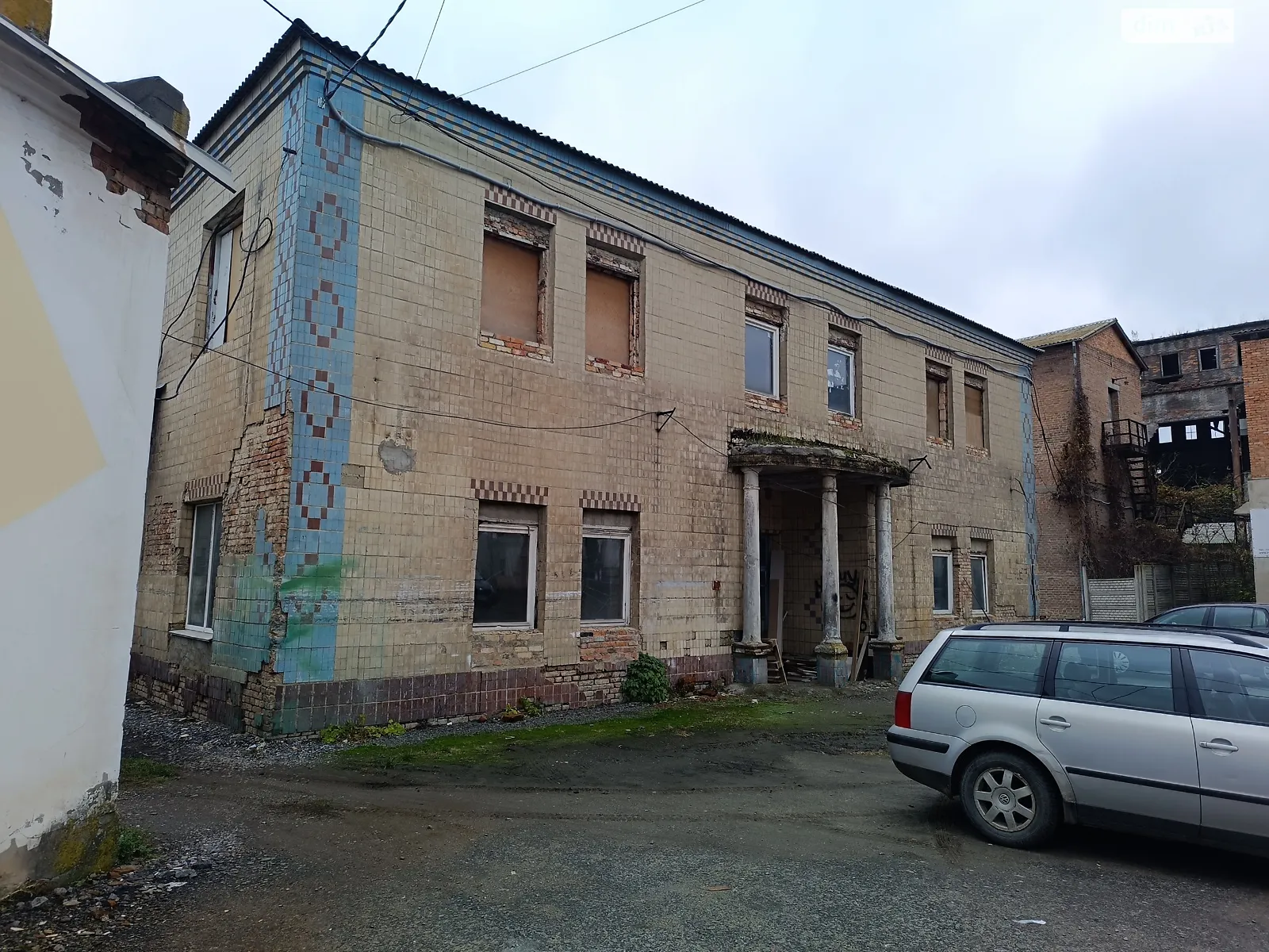 Сдается в аренду объект сферы услуг 249 кв. м в 2-этажном здании, цена: 9719 грн - фото 1