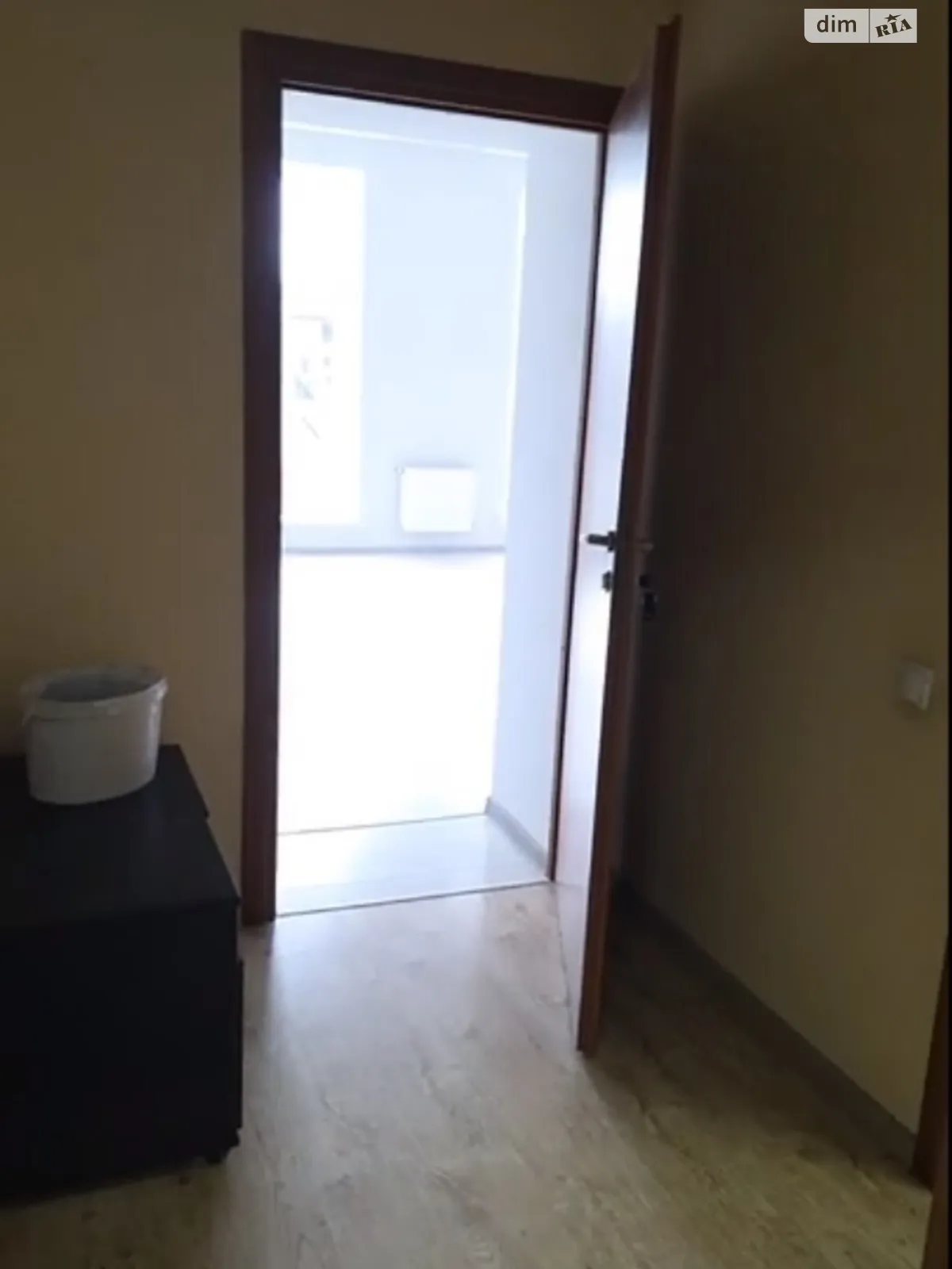 Сдается в аренду офис 50 кв. м в бизнес-центре, цена: 350 $ - фото 1