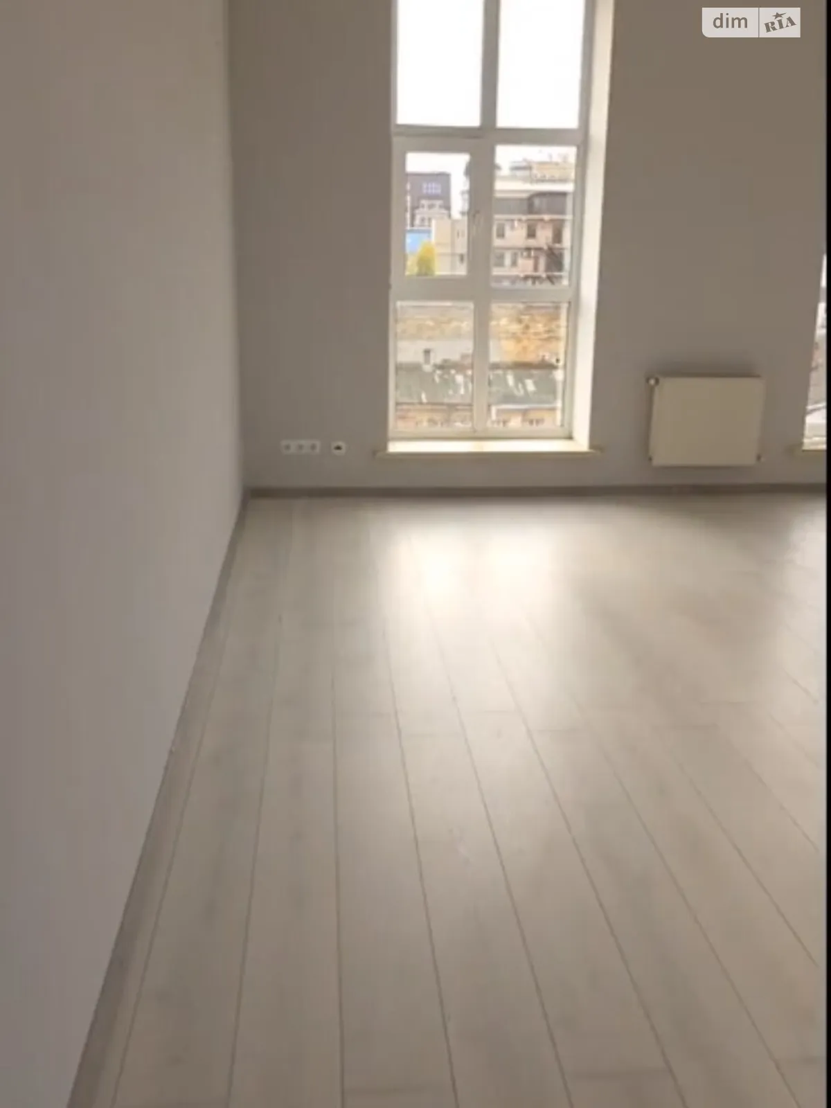 Сдается в аренду офис 50 кв. м в бизнес-центре, цена: 350 $ - фото 1