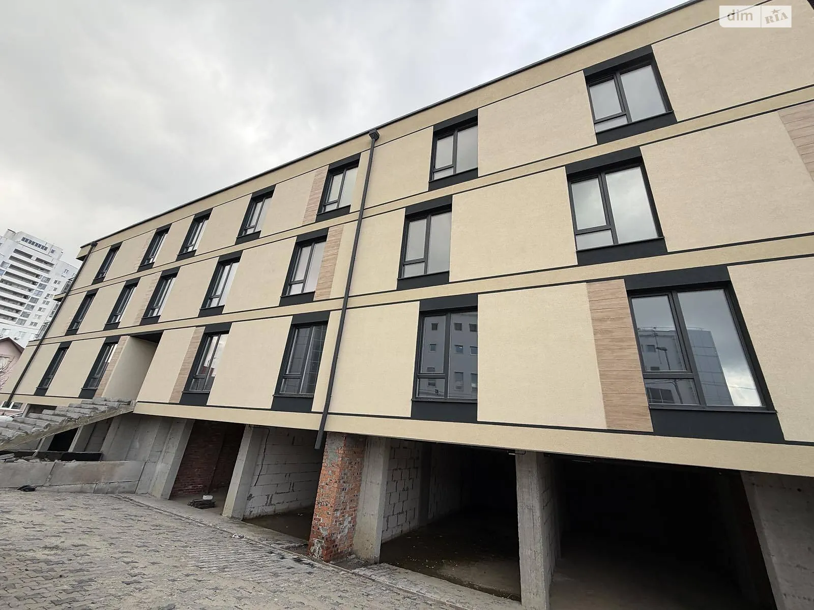 Продается 1-комнатная квартира 40 кв. м в Хмельницком, пер. Степана Бандеры - фото 1