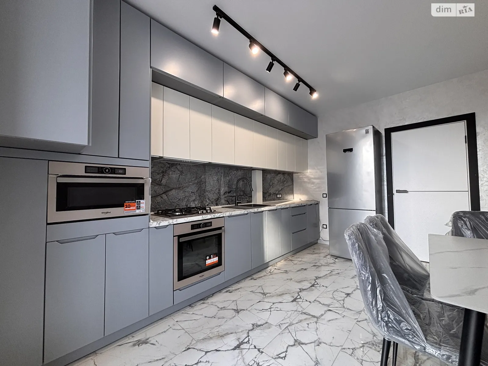 Сдается в аренду 2-комнатная квартира 65 кв. м в, цена: 650 $ - фото 1