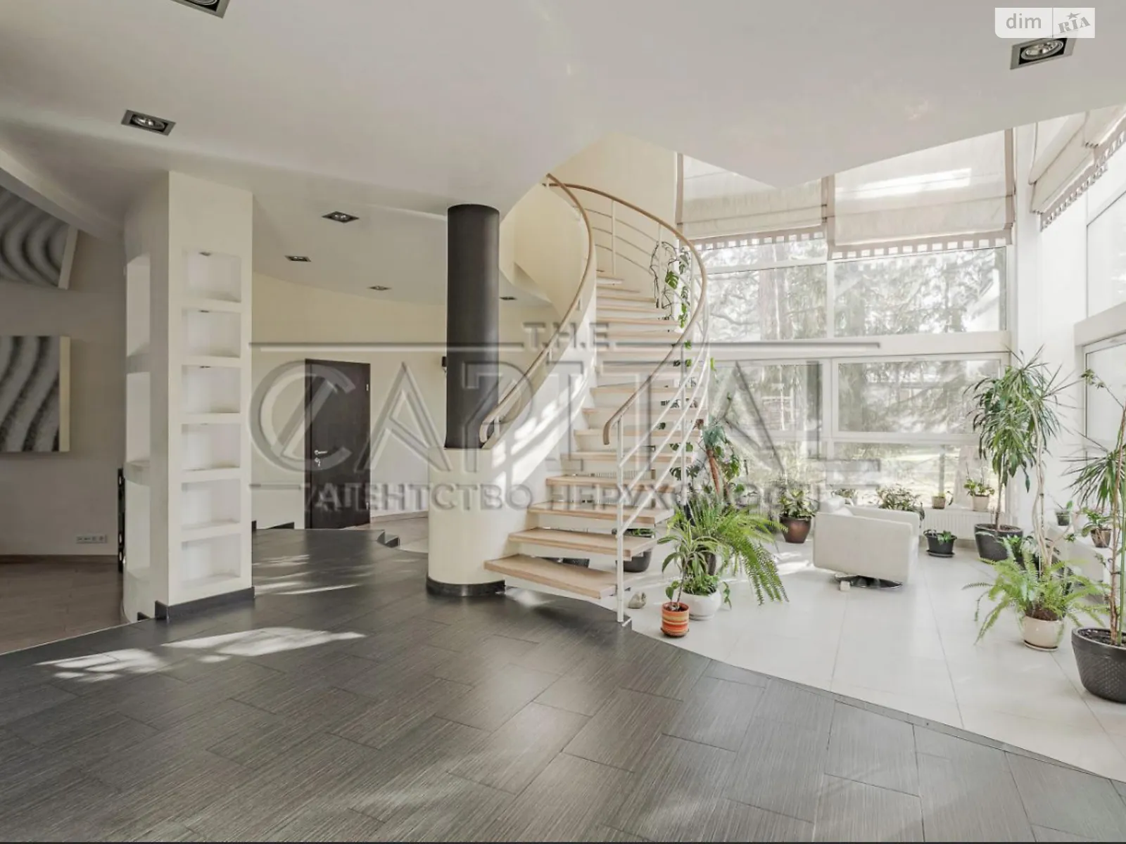 Сдается в аренду дом на 2 этажа 300 кв. м с мебелью, цена: 3500 $ - фото 1