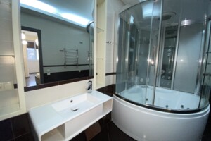 Продаж квартири, Дніпро, р‑н. Робоча, Національної Гвардії (Уральська) вулиця, буд. 5