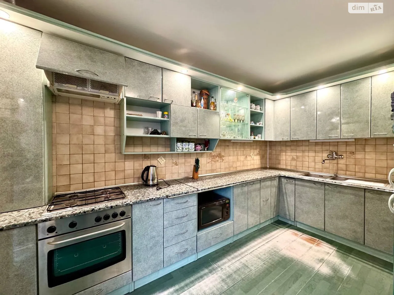 5-комнатная квартира 271 кв. м в Тернополе, цена: 150000 $ - фото 1