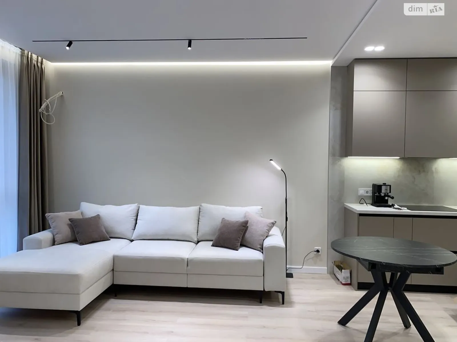 Продается 1-комнатная квартира 45 кв. м в Минае, ул. Августина Волошина - фото 1