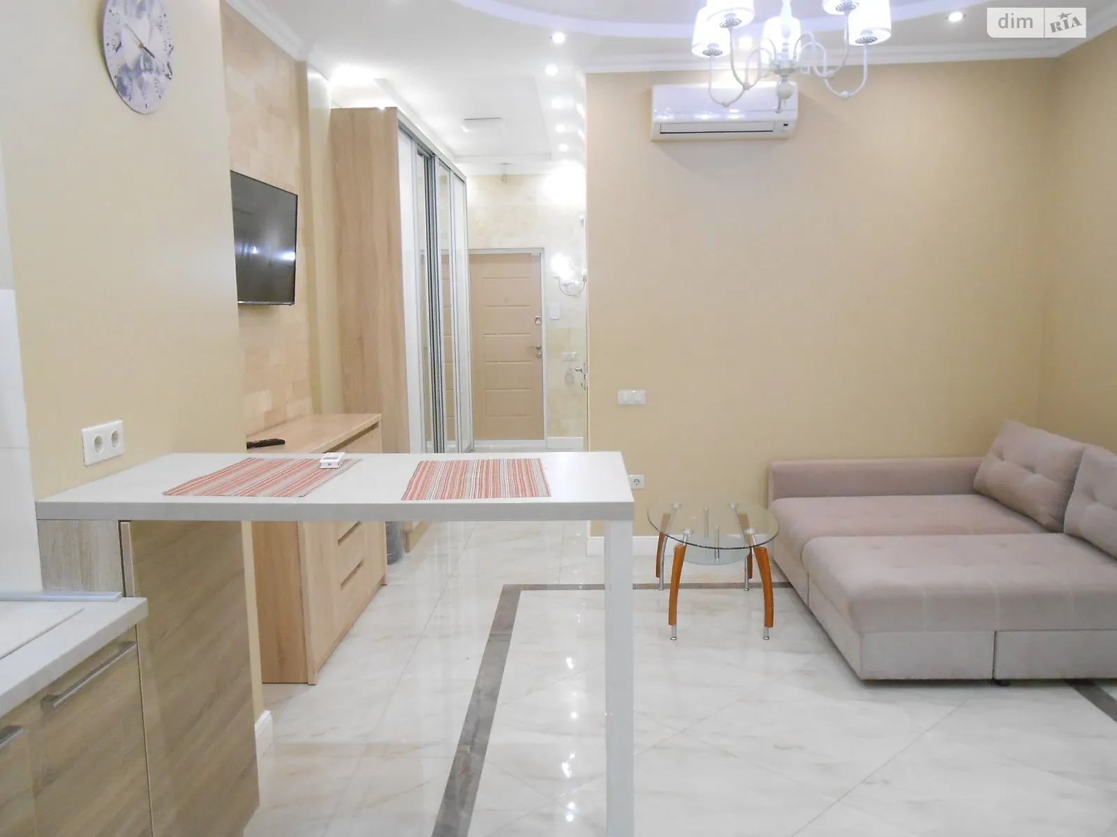 Сдается в аренду 1-комнатная квартира 61 кв. м в Одессе, плато Аркадийское(Гагаринское) - фото 1