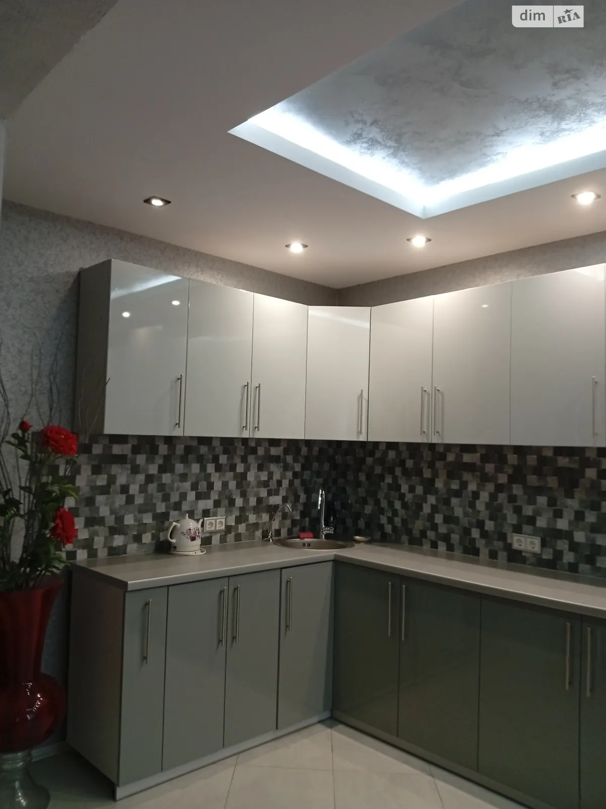 Продается 2-комнатная квартира 73 кв. м в Полтаве, цена: 148000 $ - фото 1