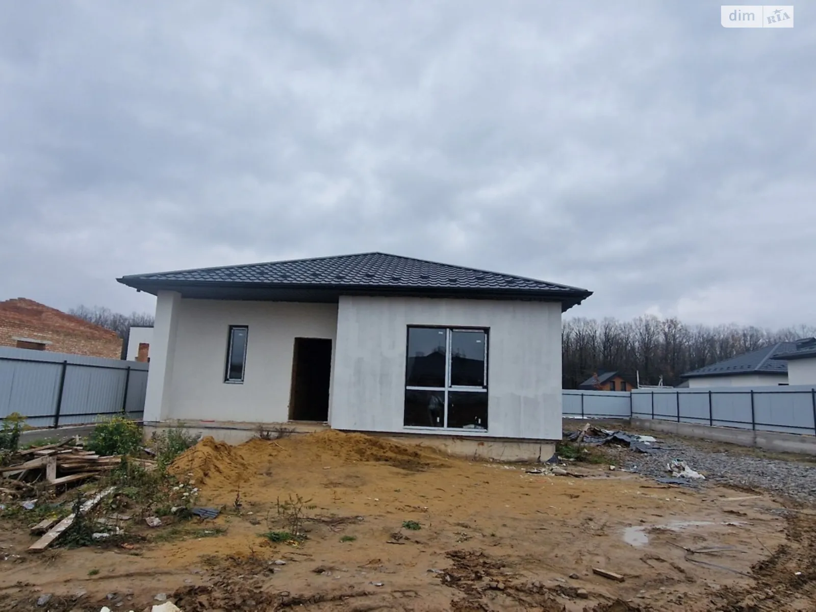 Продается одноэтажный дом 110000 кв. м с бассейном, цена: 105000 $ - фото 1