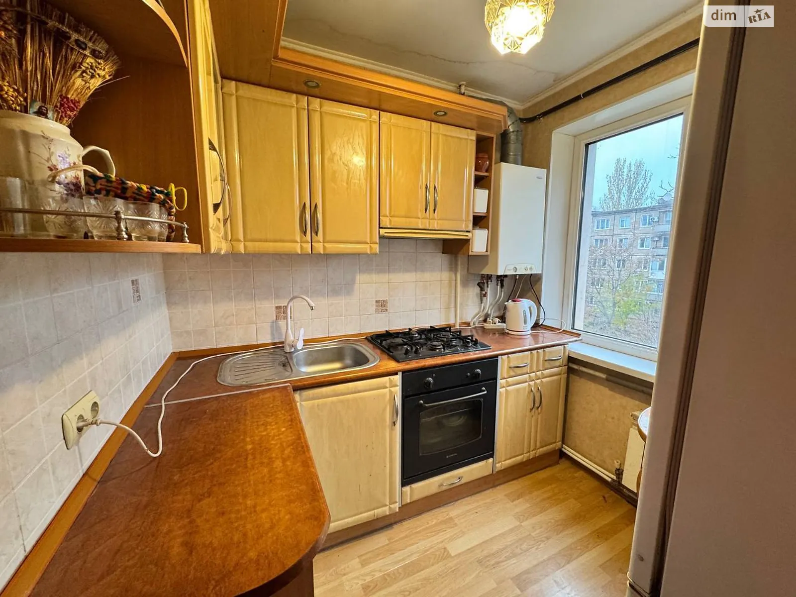 Продается 3-комнатная квартира 60.9 кв. м в Кривом Роге, ул. Якира, 7 - фото 1