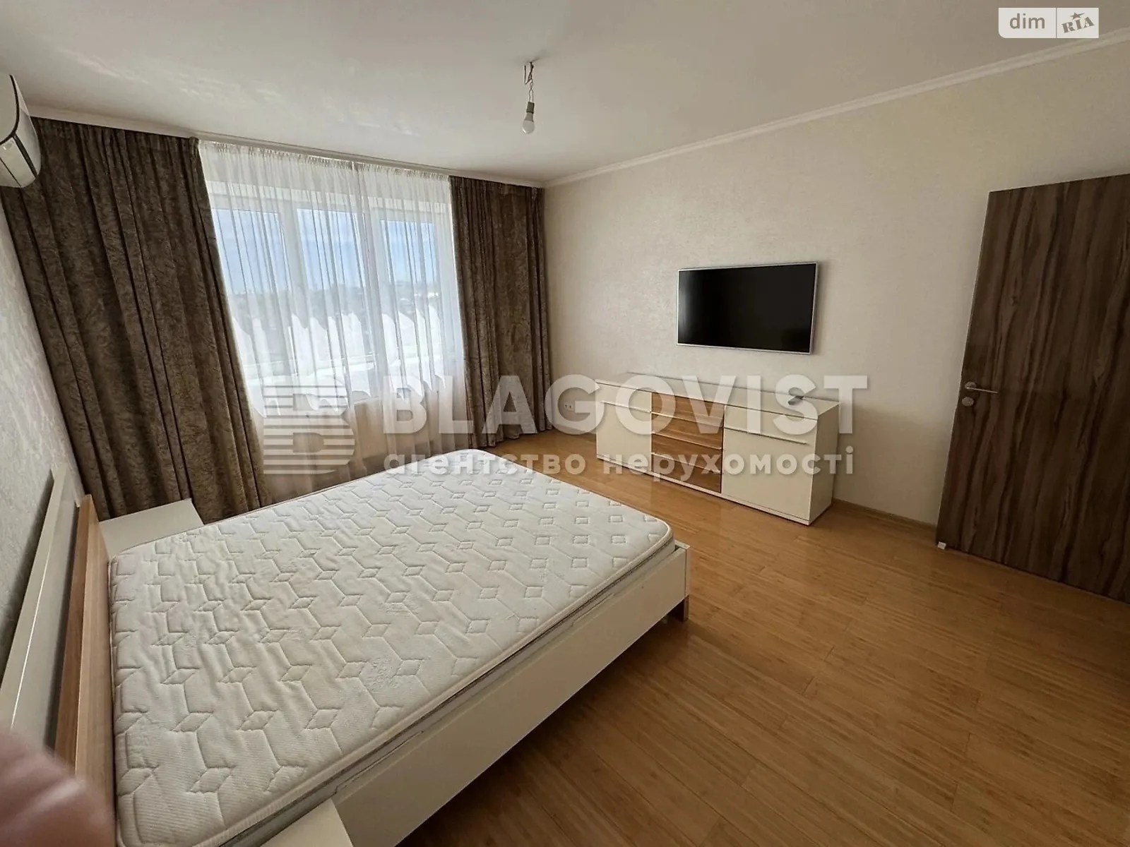 Продается 2-комнатная квартира 87 кв. м в Киеве, ул. Голосеевская, 13Б - фото 1