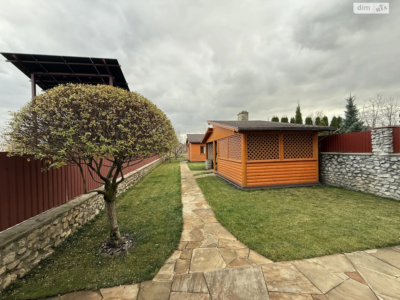 Продається будинок 3 поверховий 220 кв. м с басейном, цена: 155000 $ - фото 1