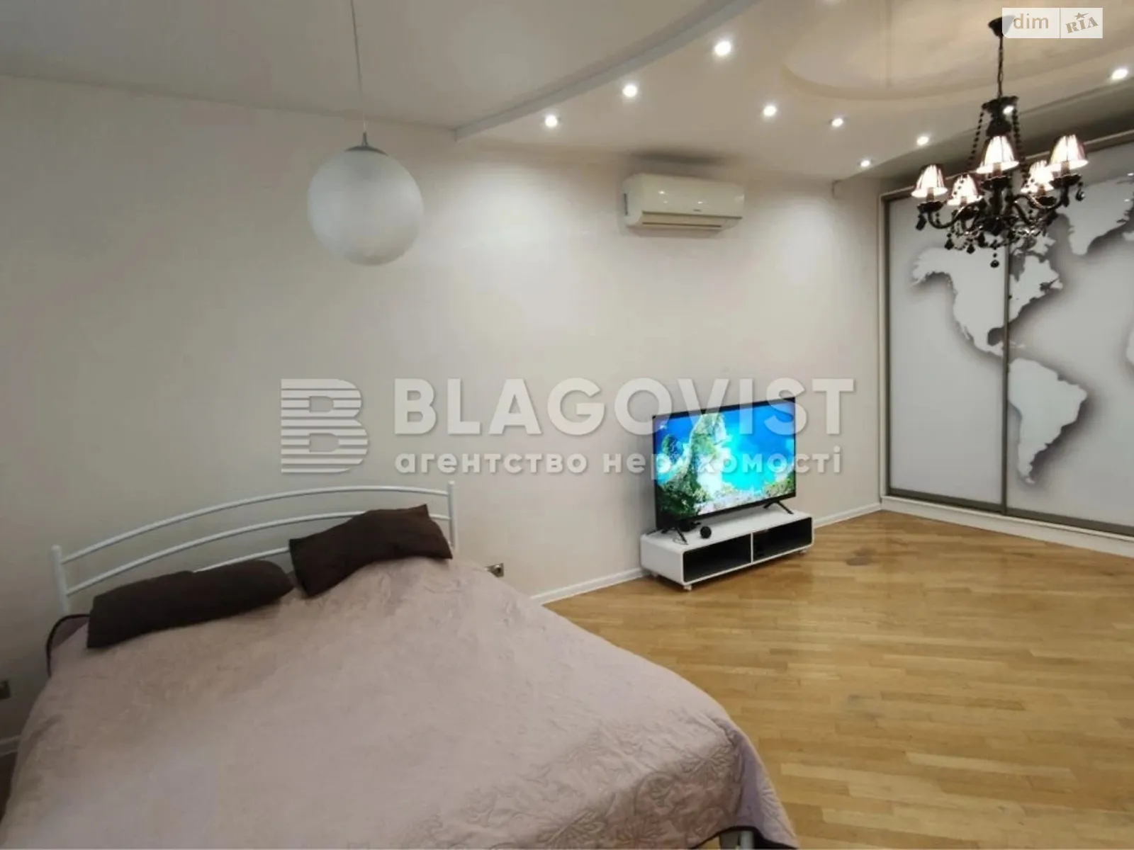 Продается 1-комнатная квартира 56 кв. м в Киеве, ул. Голосеевская, 13А - фото 1