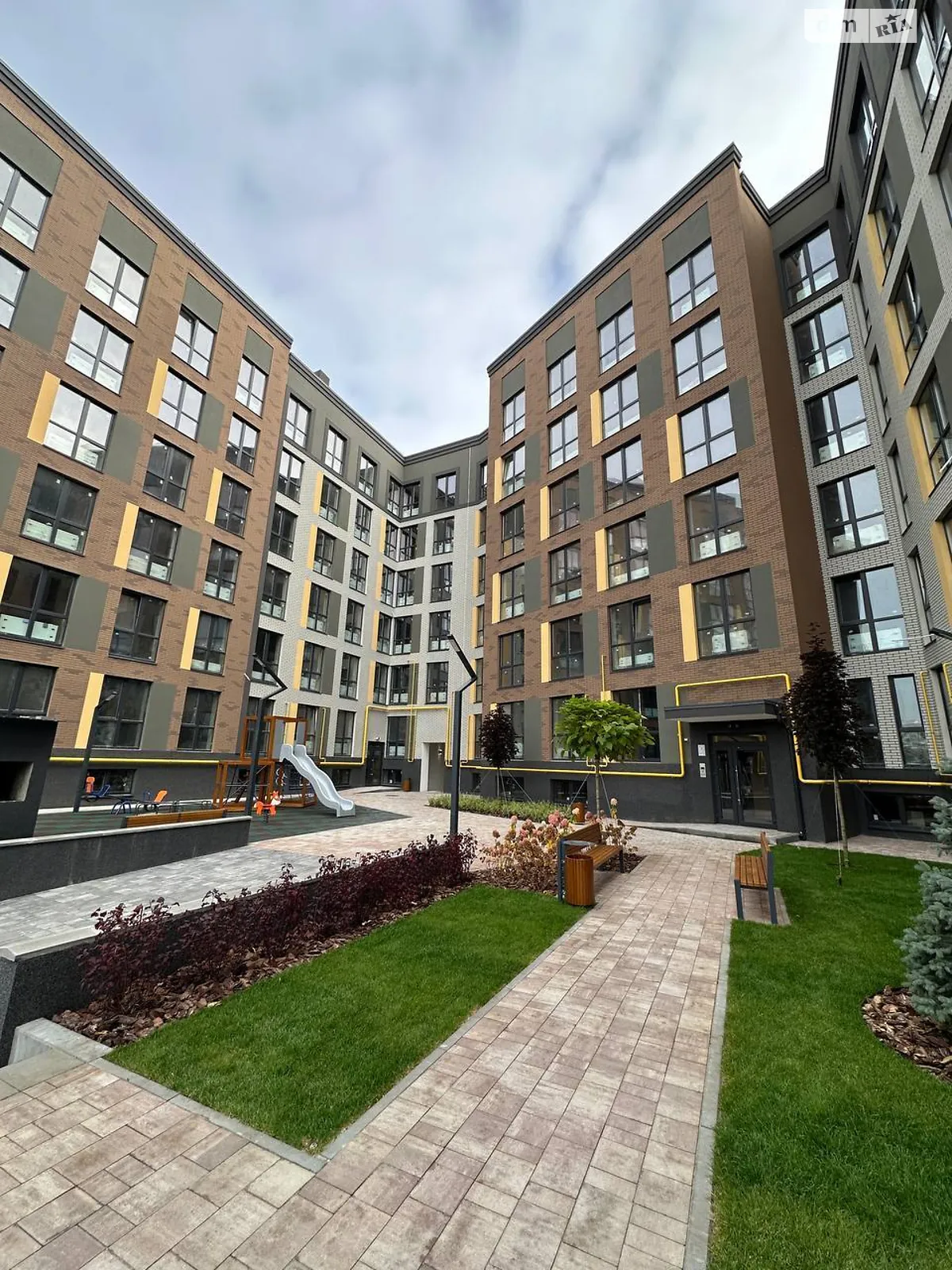 Продається 1-кімнатна квартира 28.1 кв. м у Ірпені, вул. Лисенка, 21 - фото 1