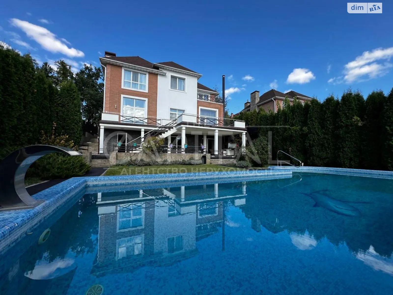 Продается дом на 3 этажа 435 кв. м с гаражом, цена: 950000 $ - фото 1