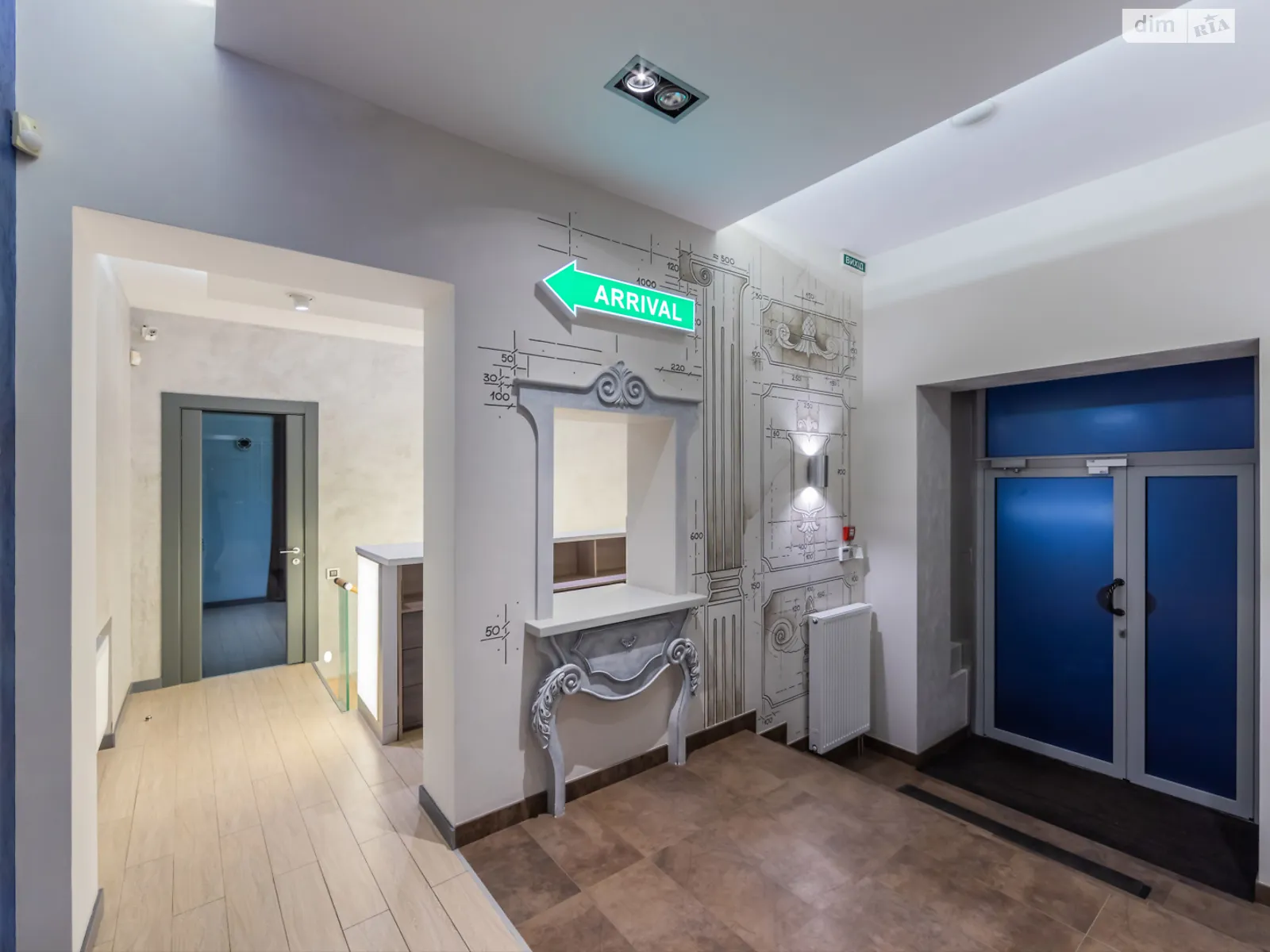 Сдается в аренду офис 156.3 кв. м в бизнес-центре, цена: 3000 $ - фото 1